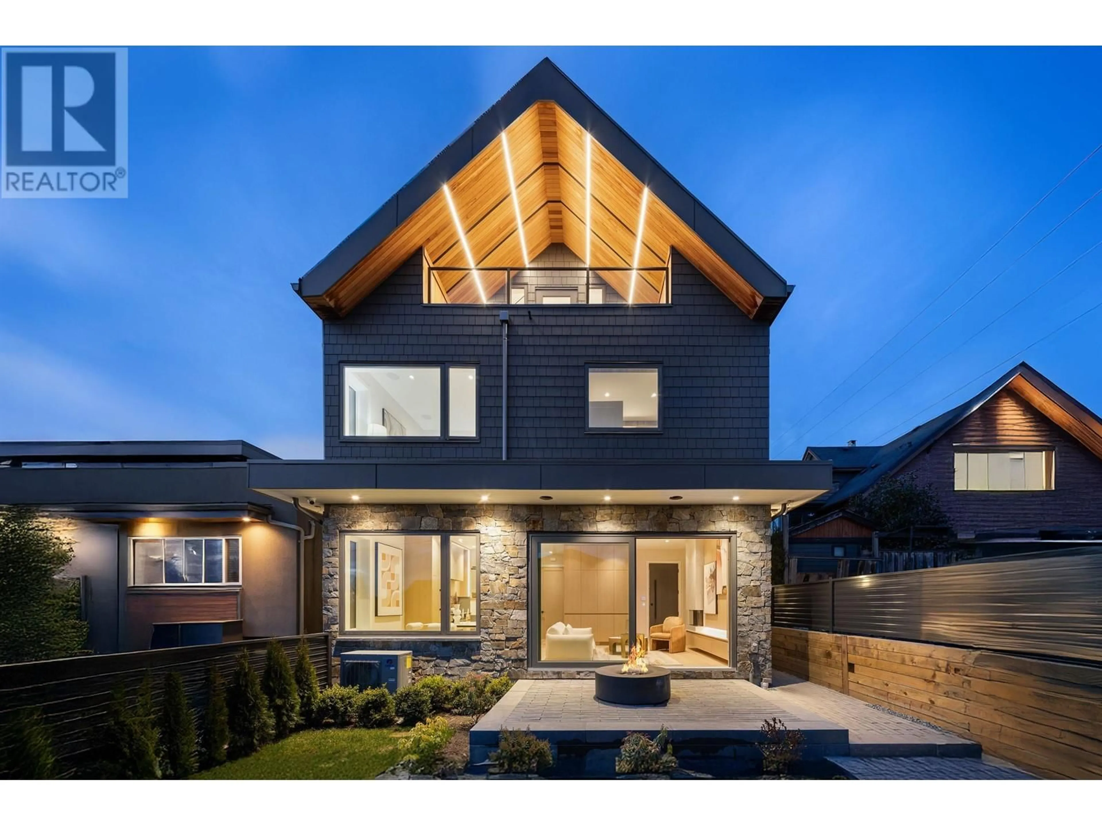 Home with brick exterior material, unknown for 2 - 3674 OXFORD STREET, Vancouver British Columbia V5K1P3