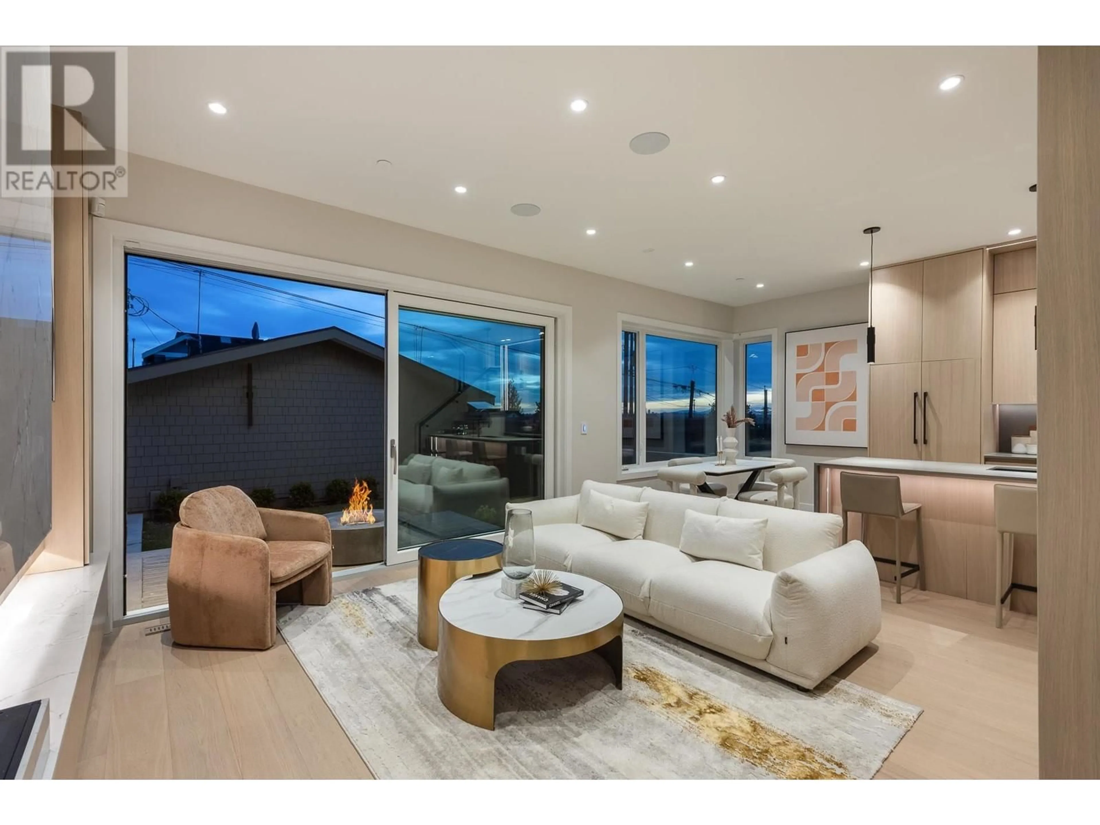 Living room with furniture, unknown for 2 - 3674 OXFORD STREET, Vancouver British Columbia V5K1P3