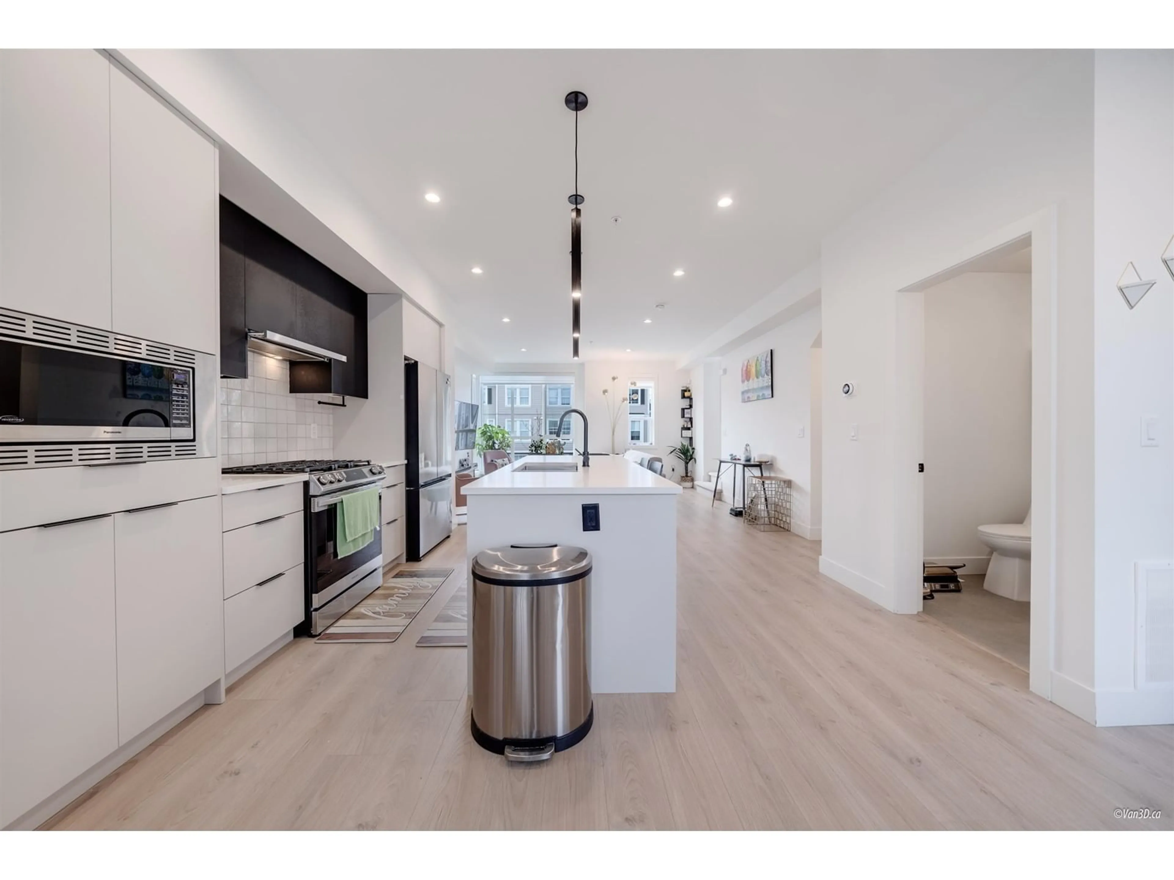 Open concept kitchen, unknown for 95 - 7670 207, Langley British Columbia V2Y3N7