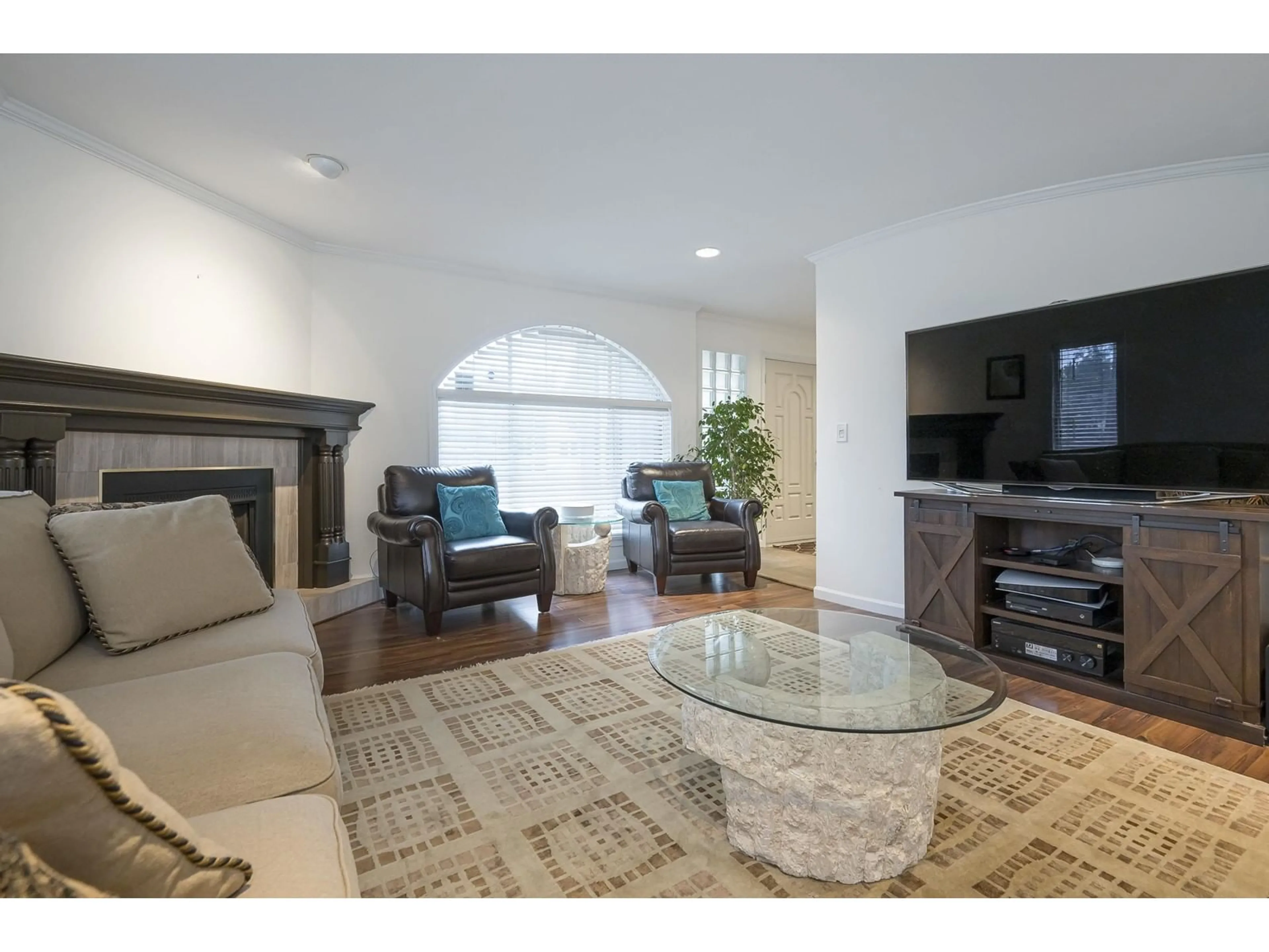 Living room with furniture, unknown for 5788 126, Surrey British Columbia V3X3G8