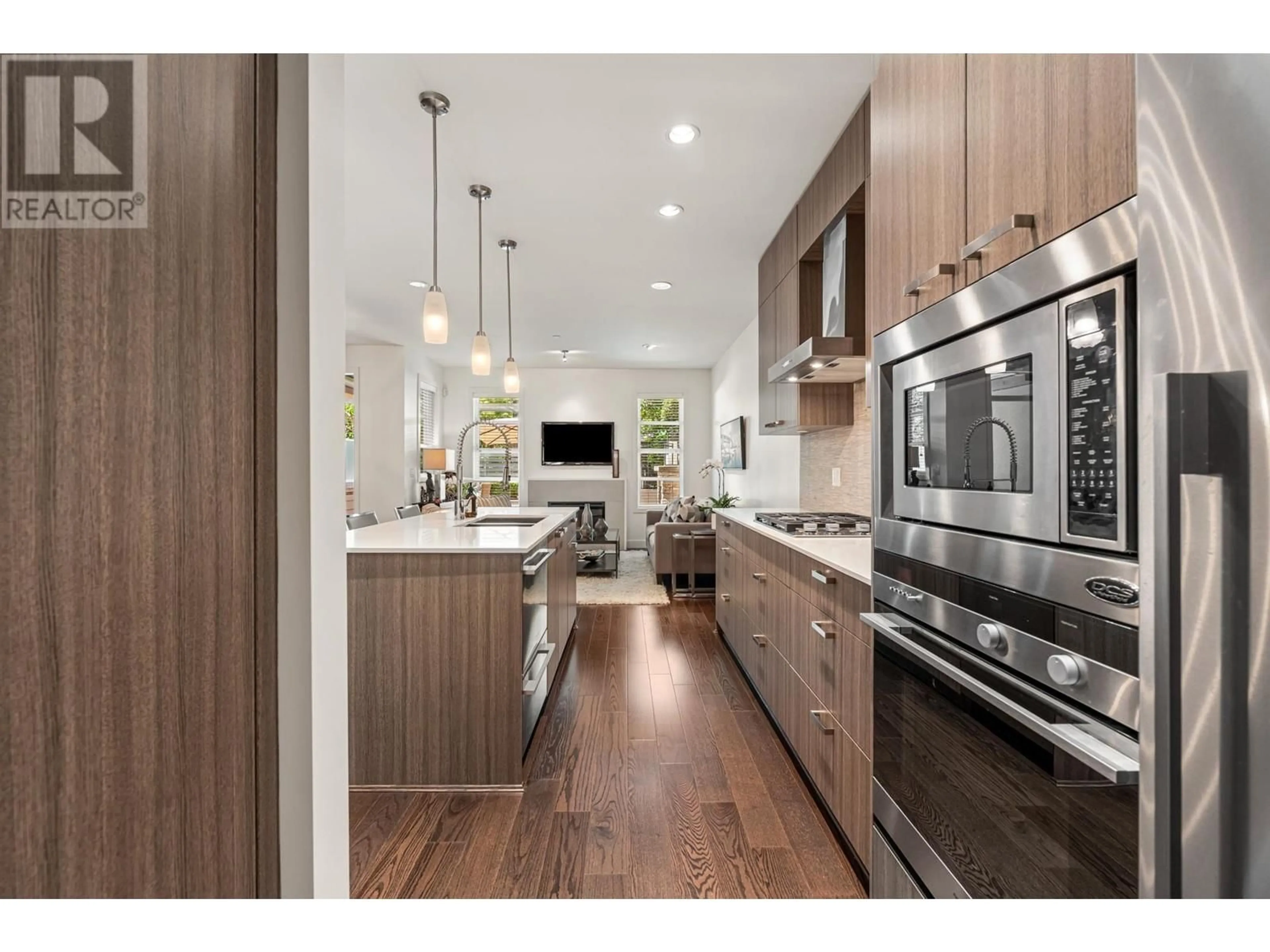 Contemporary kitchen, wood/laminate floor for 631 14TH STREET, West Vancouver British Columbia V7T0A4