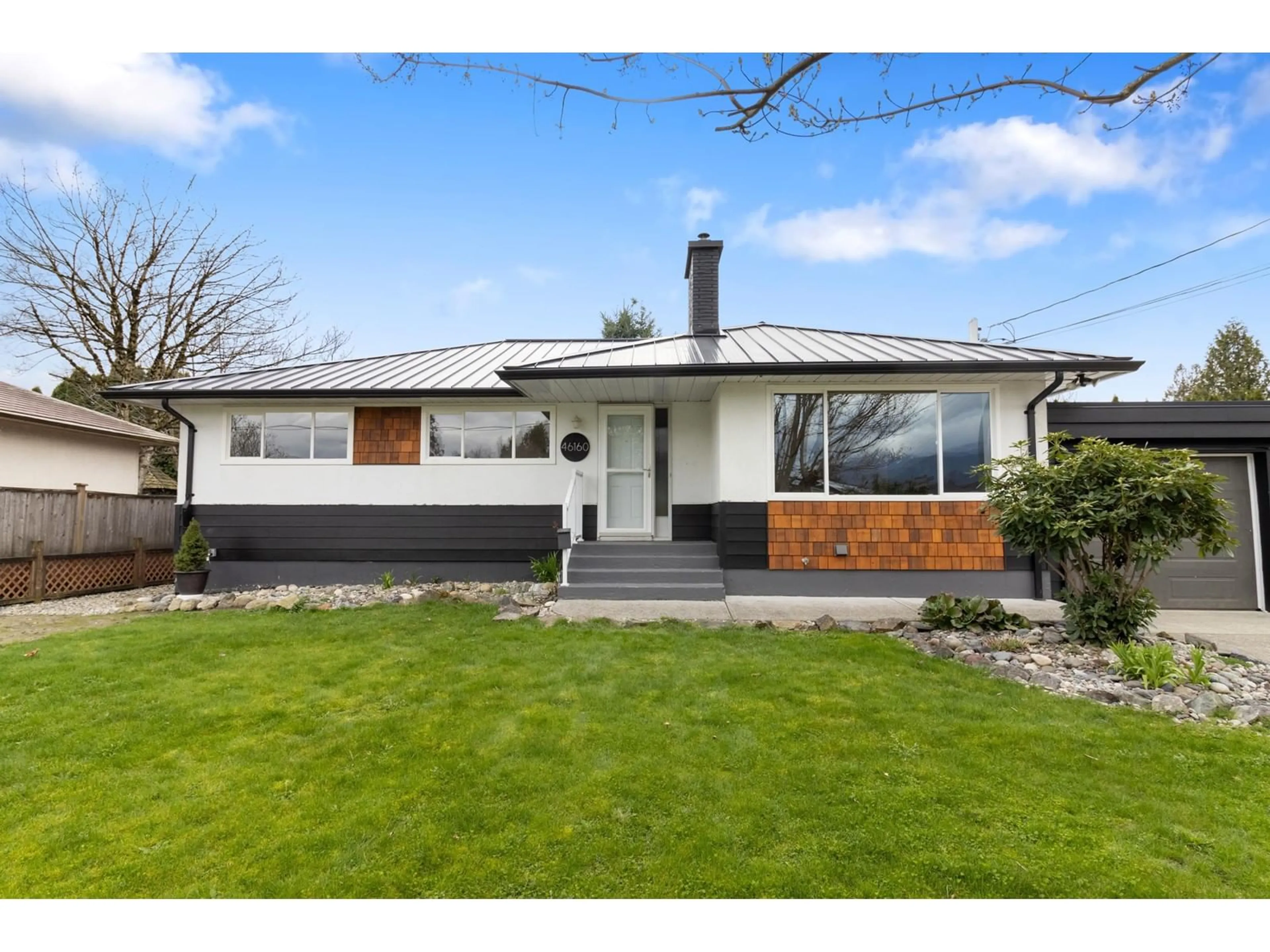 Home with vinyl exterior material, street for 46160 LARCH AVENUE, Chilliwack British Columbia V2P1E6