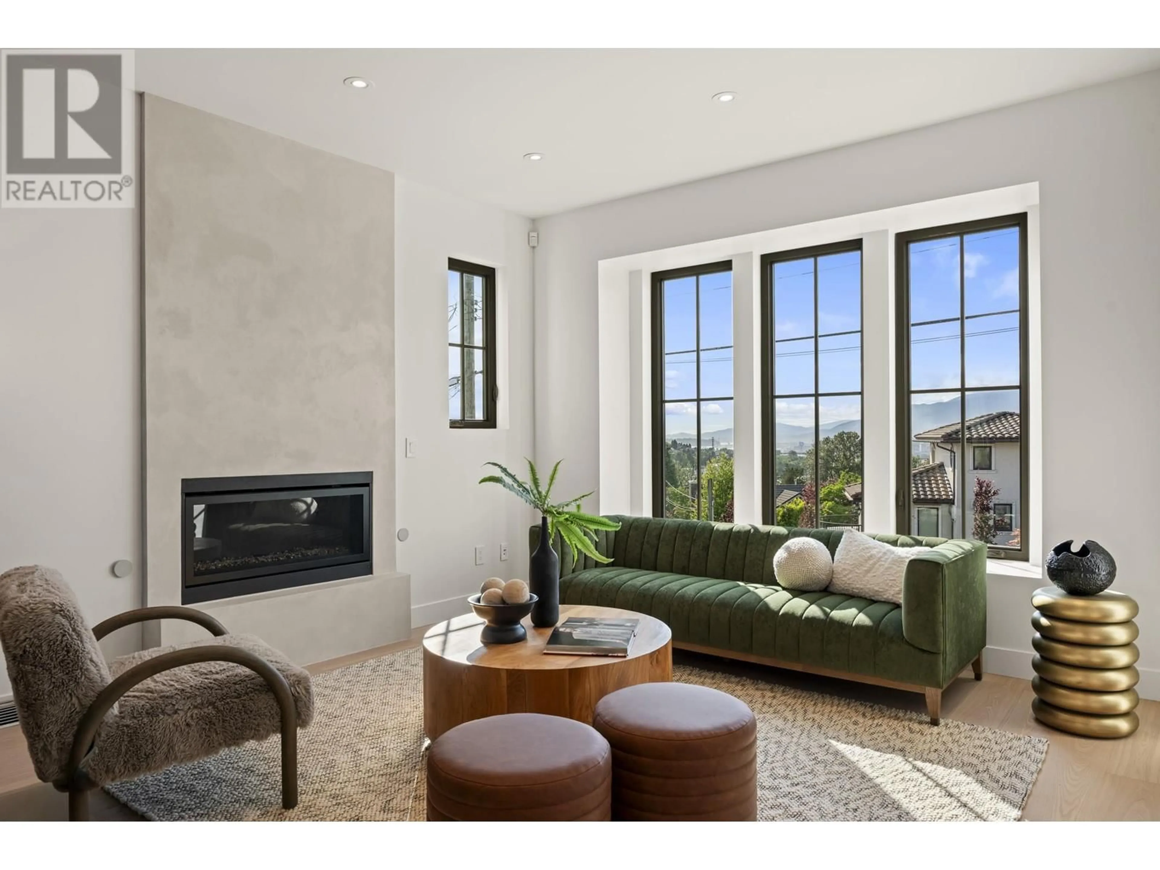 Living room with furniture, unknown for 4830 BESSBOROUGH DRIVE, Burnaby British Columbia V5C1L1