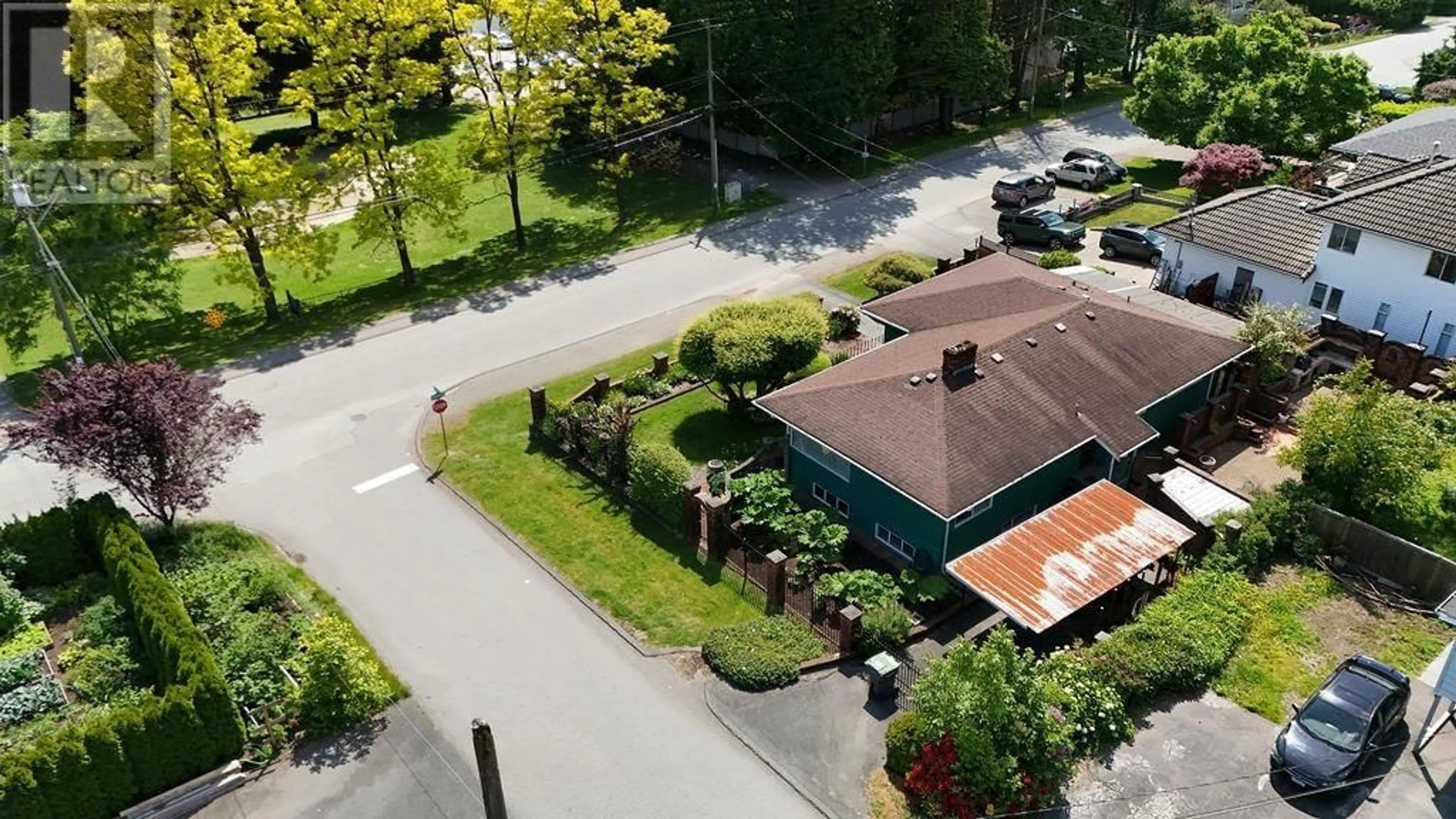 A pic from outside/outdoor area/front of a property/back of a property/a pic from drone, street for 803 EDGAR AVENUE, Coquitlam British Columbia V3K2J6