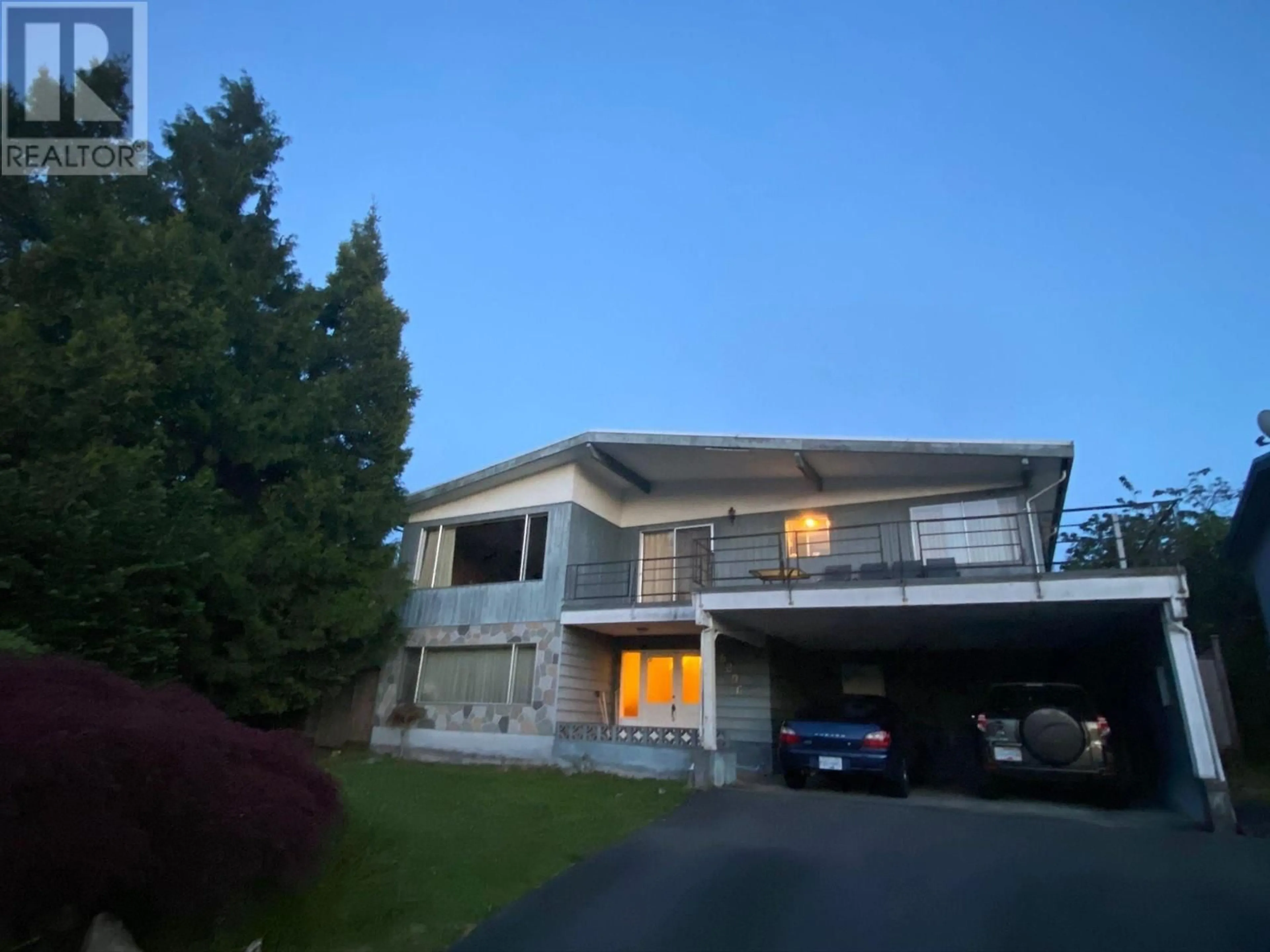 Blurry image for 6096 SERVICE STREET, Burnaby British Columbia V5H1V8