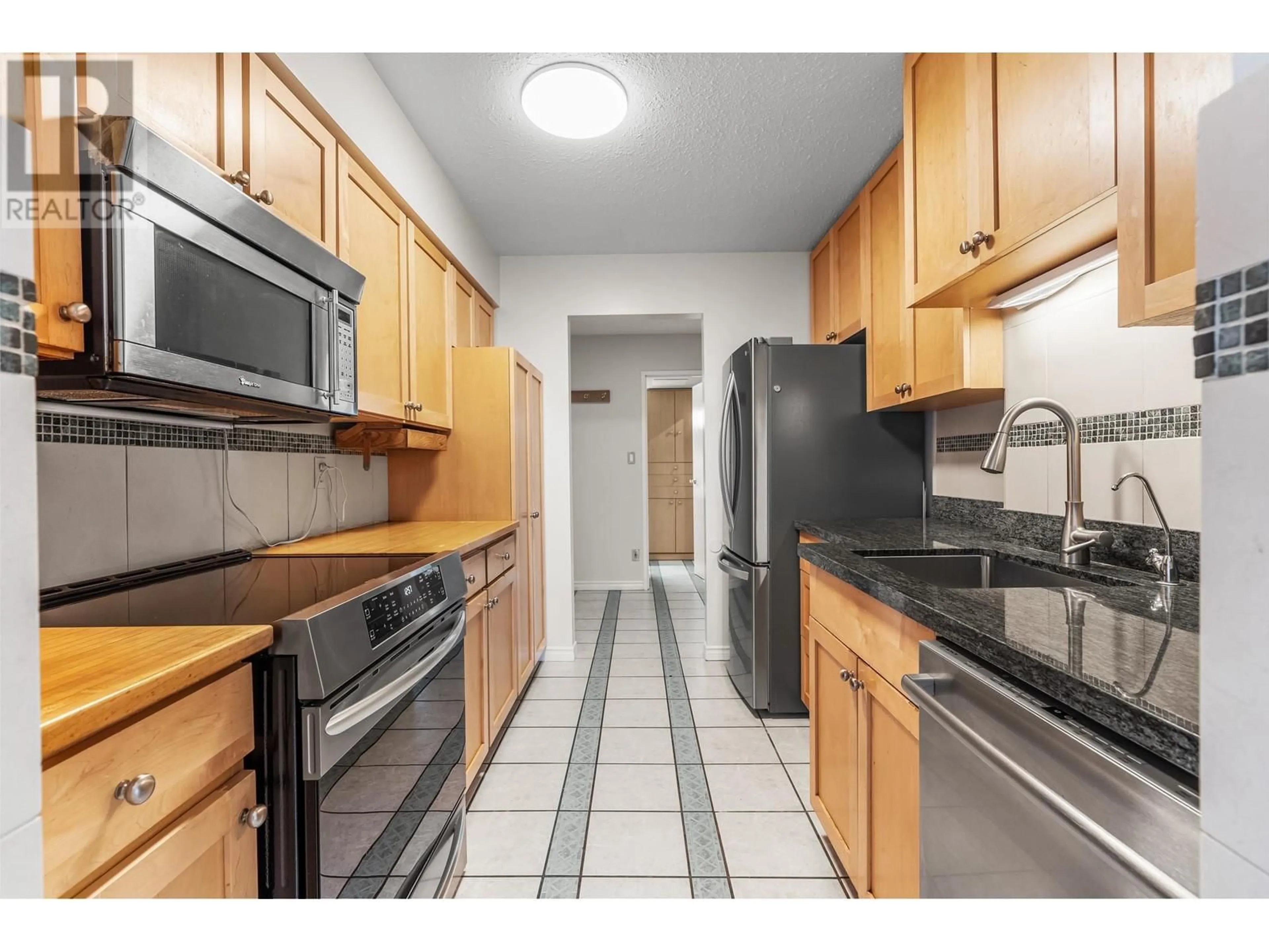 Standard kitchen, unknown for 1106 - 2060 BELLWOOD AVENUE, Burnaby British Columbia V5B4V2