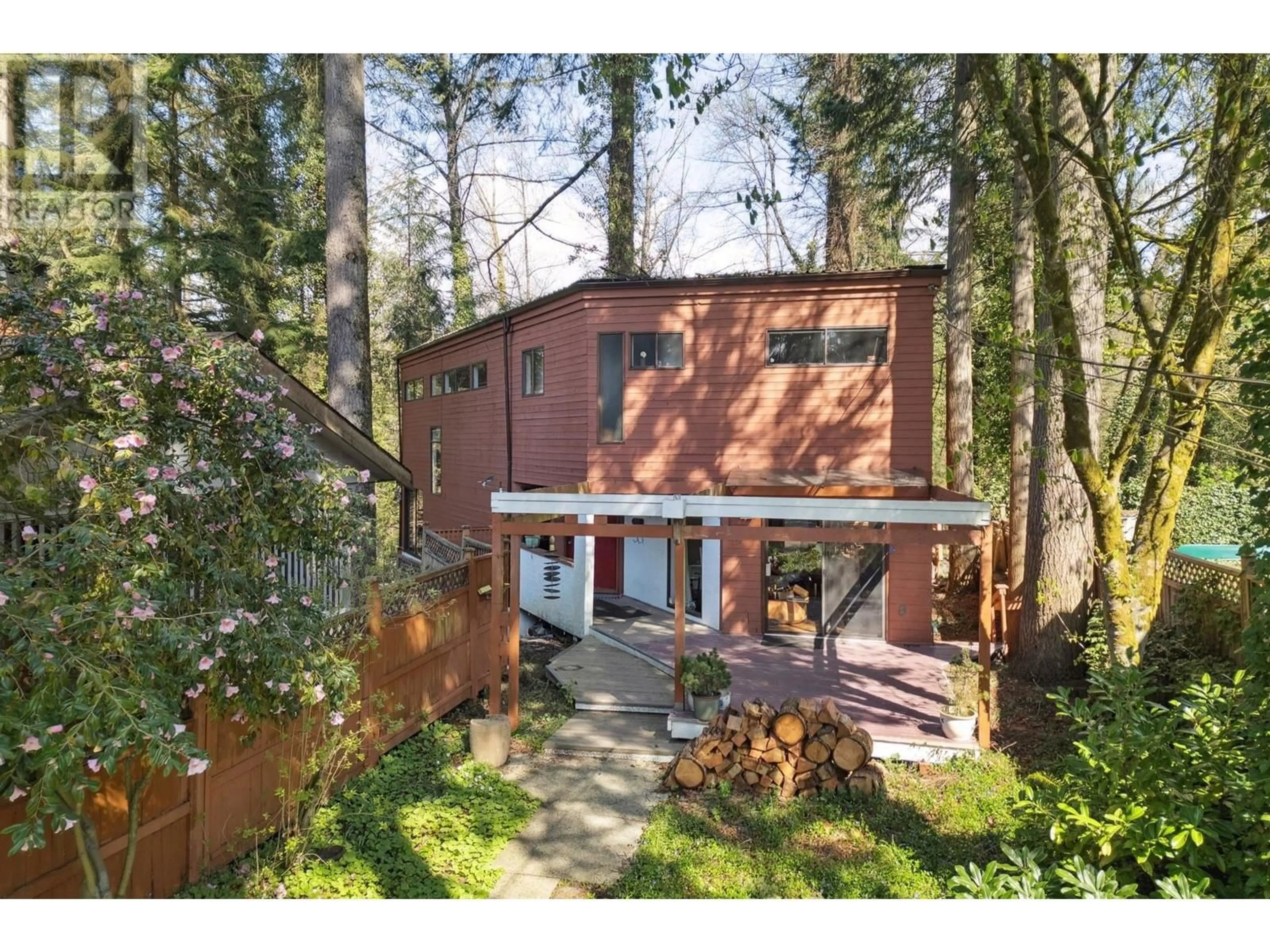 A pic from outside/outdoor area/front of a property/back of a property/a pic from drone, unknown for 2240 WINDRIDGE DRIVE, North Vancouver British Columbia V7H1B5