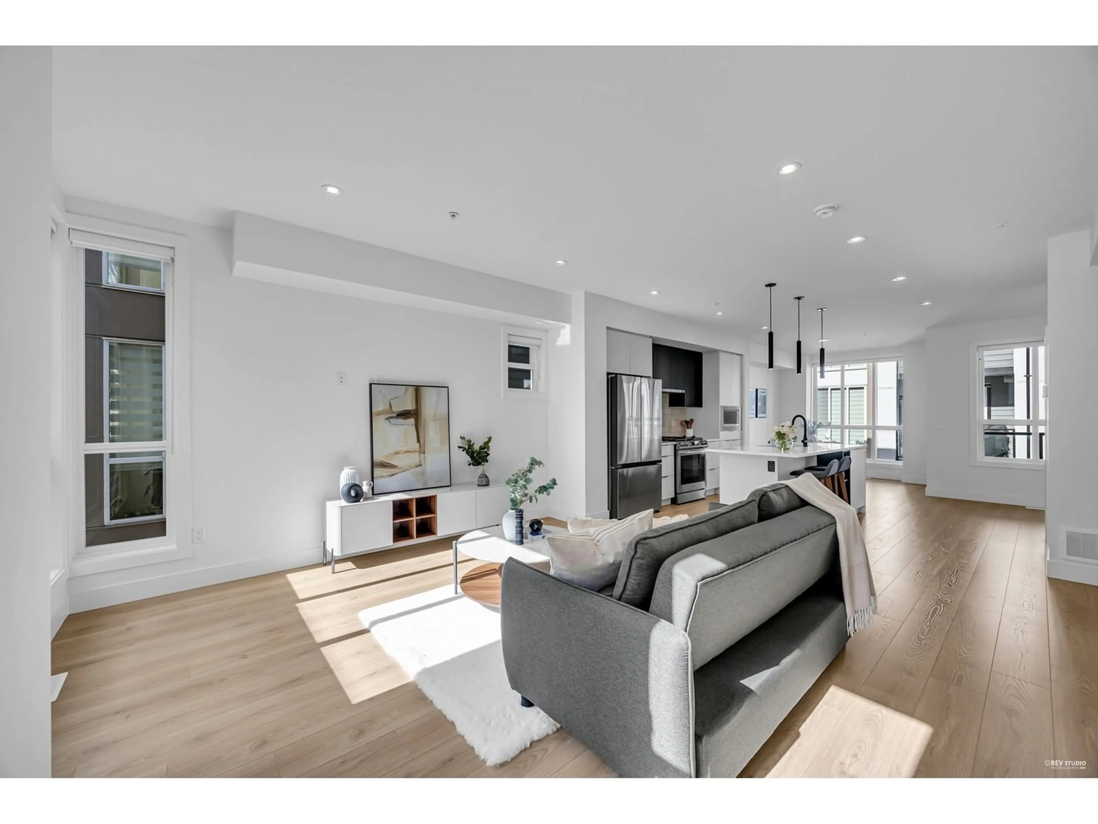 Living room with furniture, unknown for 31 - 7670 207, Langley British Columbia V2Y3N7