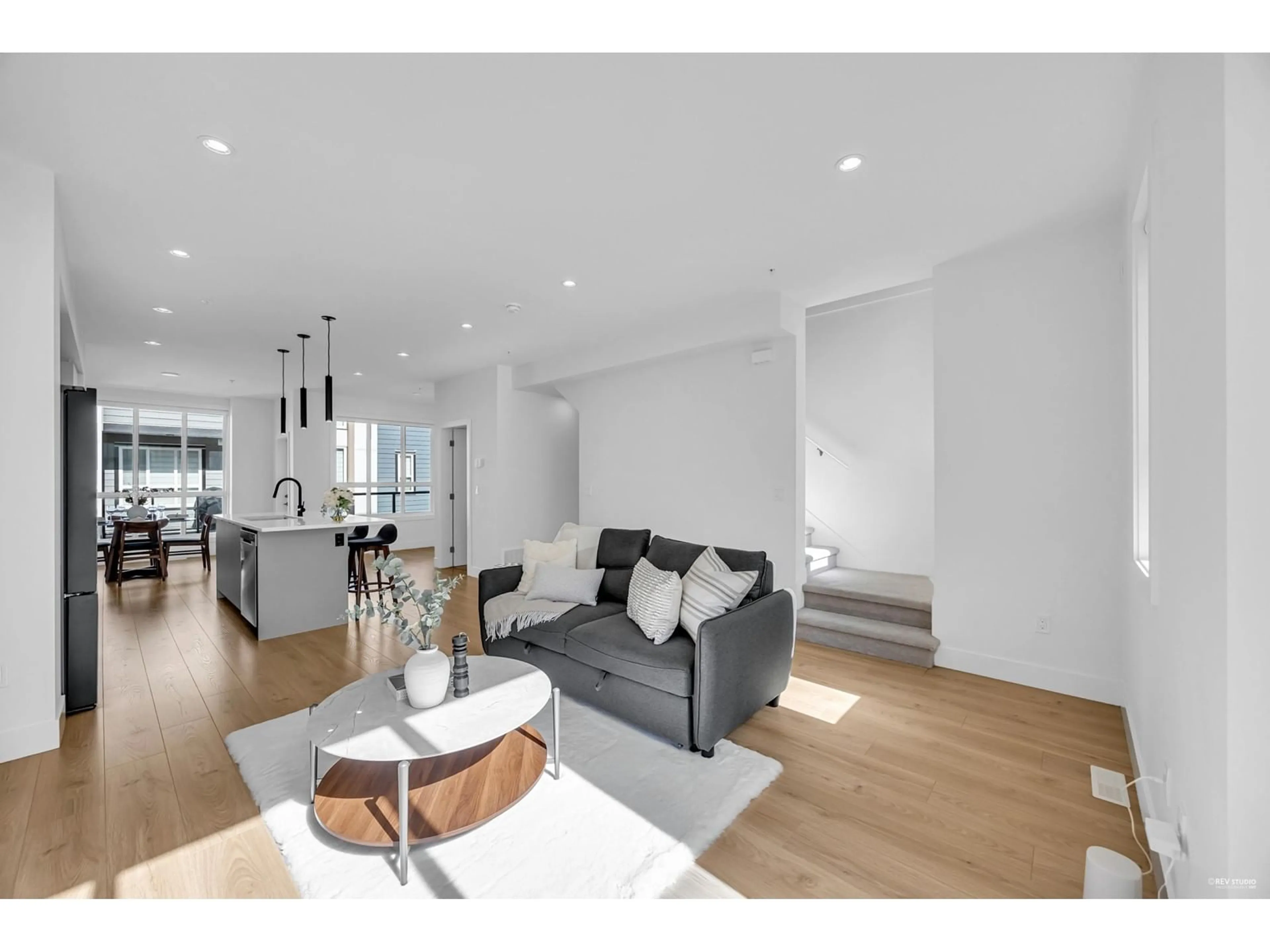 Living room with furniture, unknown for 31 - 7670 207, Langley British Columbia V2Y3N7