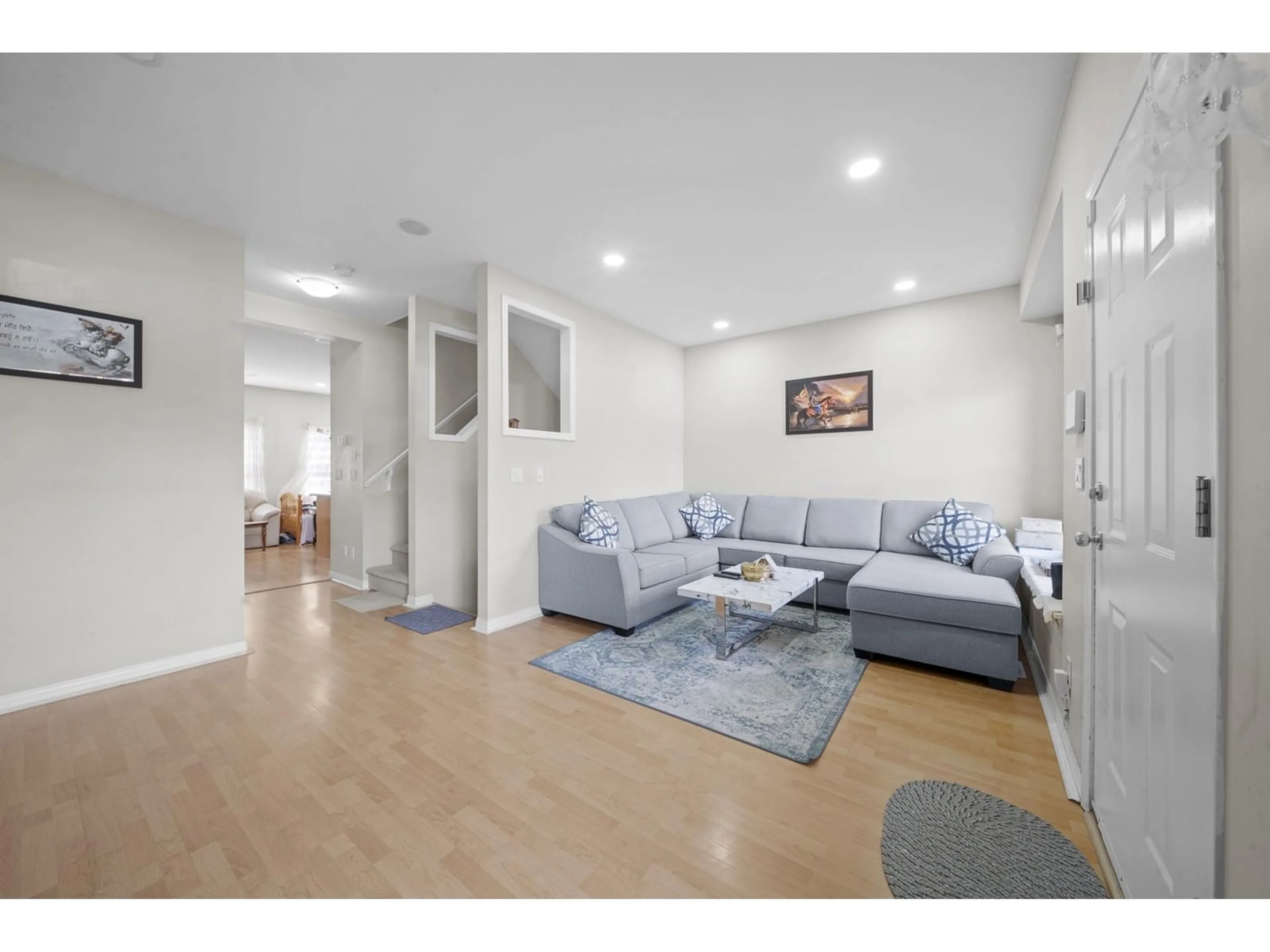Living room with furniture, unknown for 92 - 8737 161, Surrey British Columbia V4N5G3