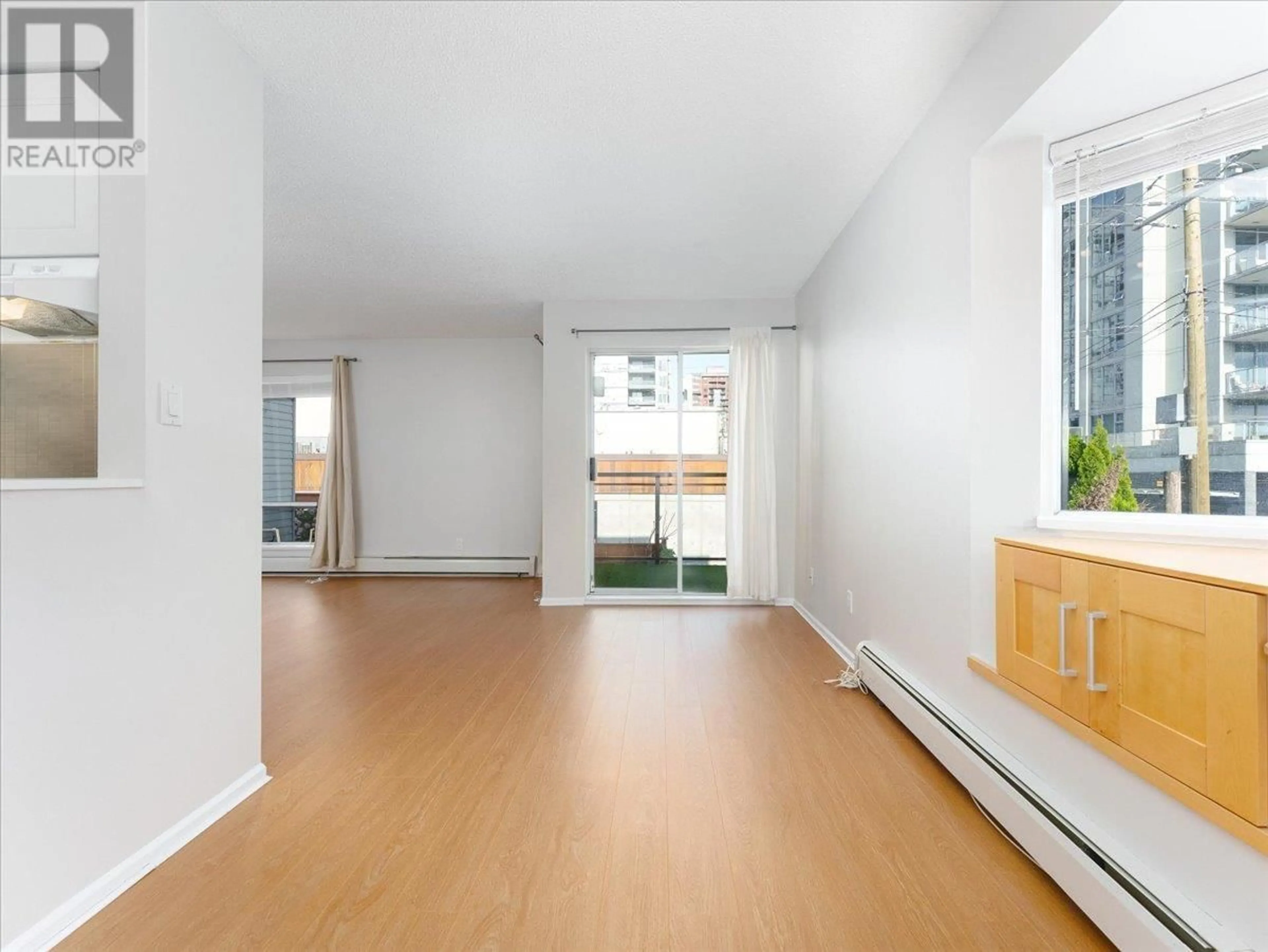 A pic of a room for 202 - 1550 CHESTERFIELD AVENUE, North Vancouver British Columbia V7M2N6