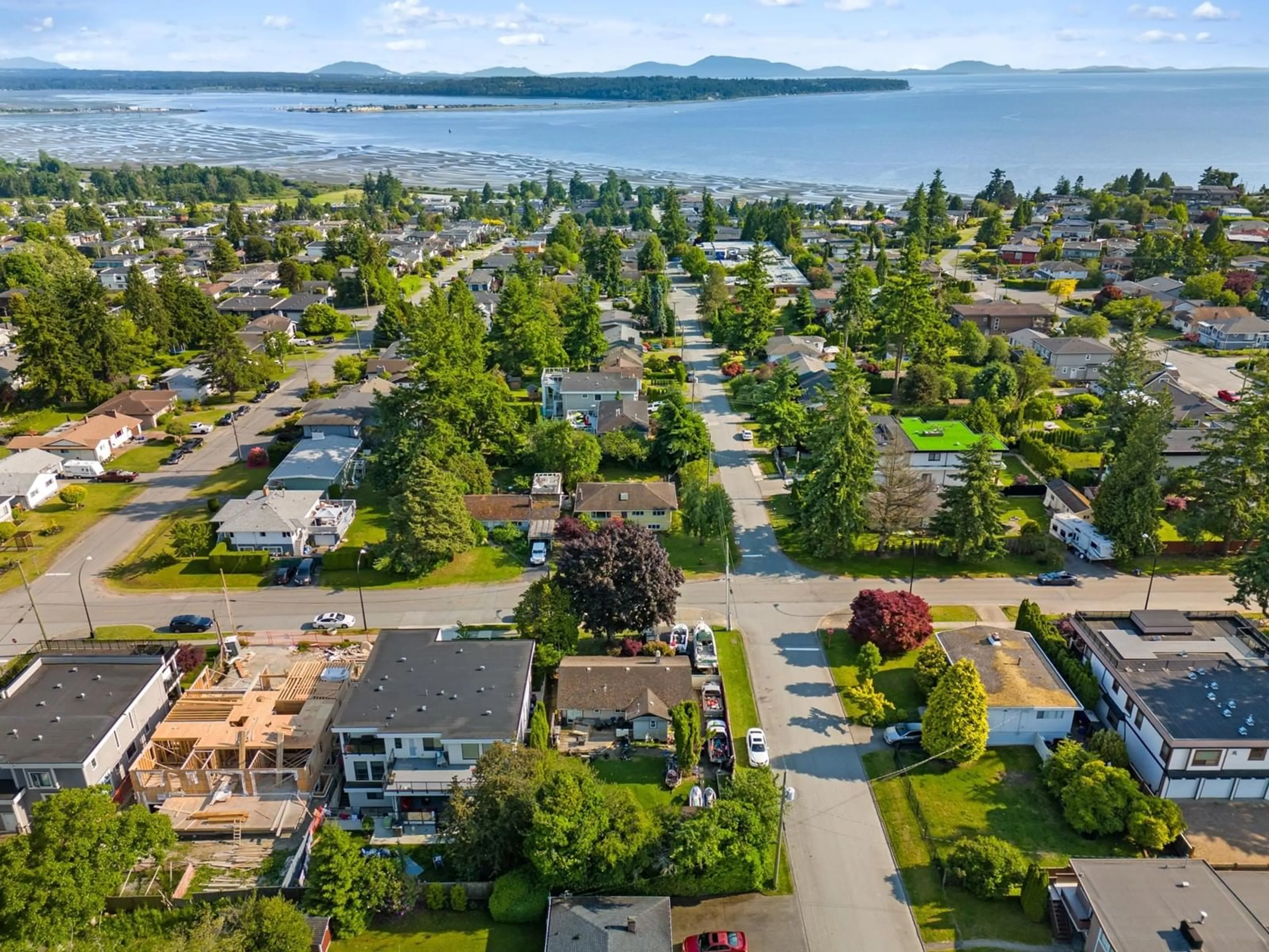 A pic from outside/outdoor area/front of a property/back of a property/a pic from drone, water/lake/river/ocean view for 15661 ROPER, White Rock British Columbia V4B2G9
