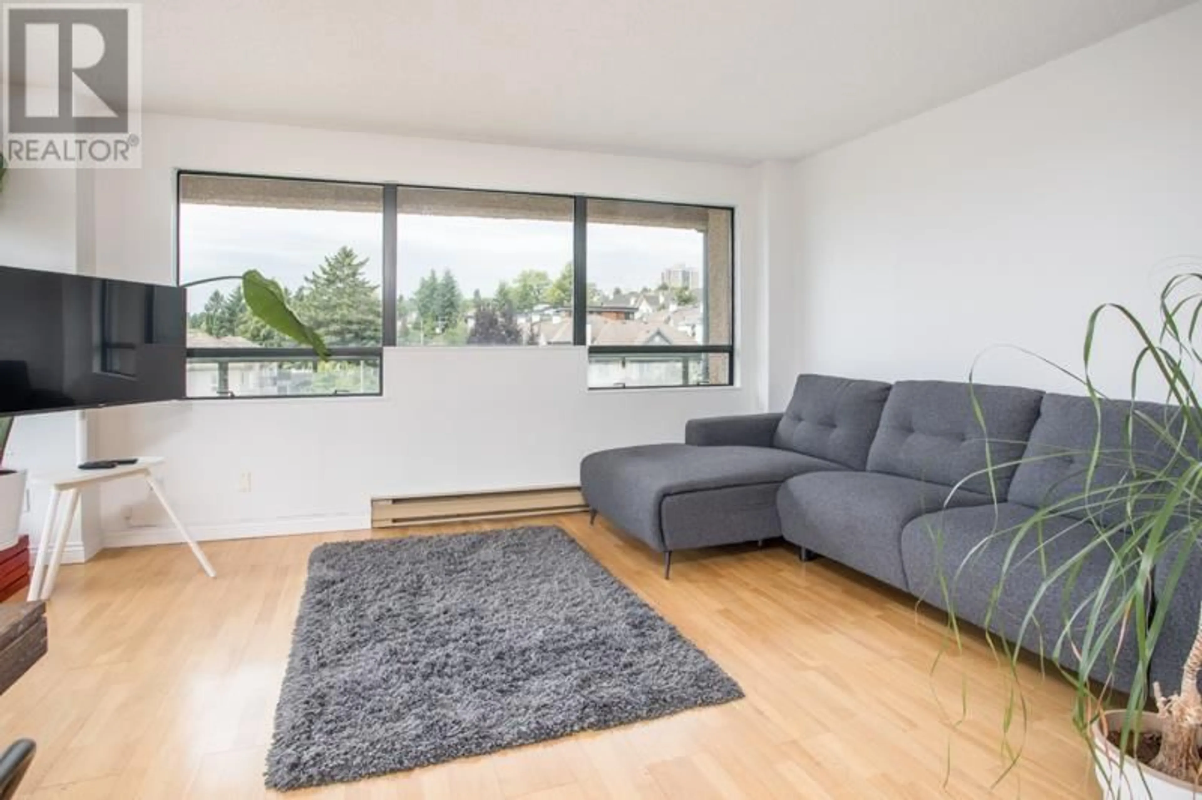 Living room with furniture, unknown for 701 - 1026 QUEENS AVENUE, New Westminster British Columbia V3M6B2