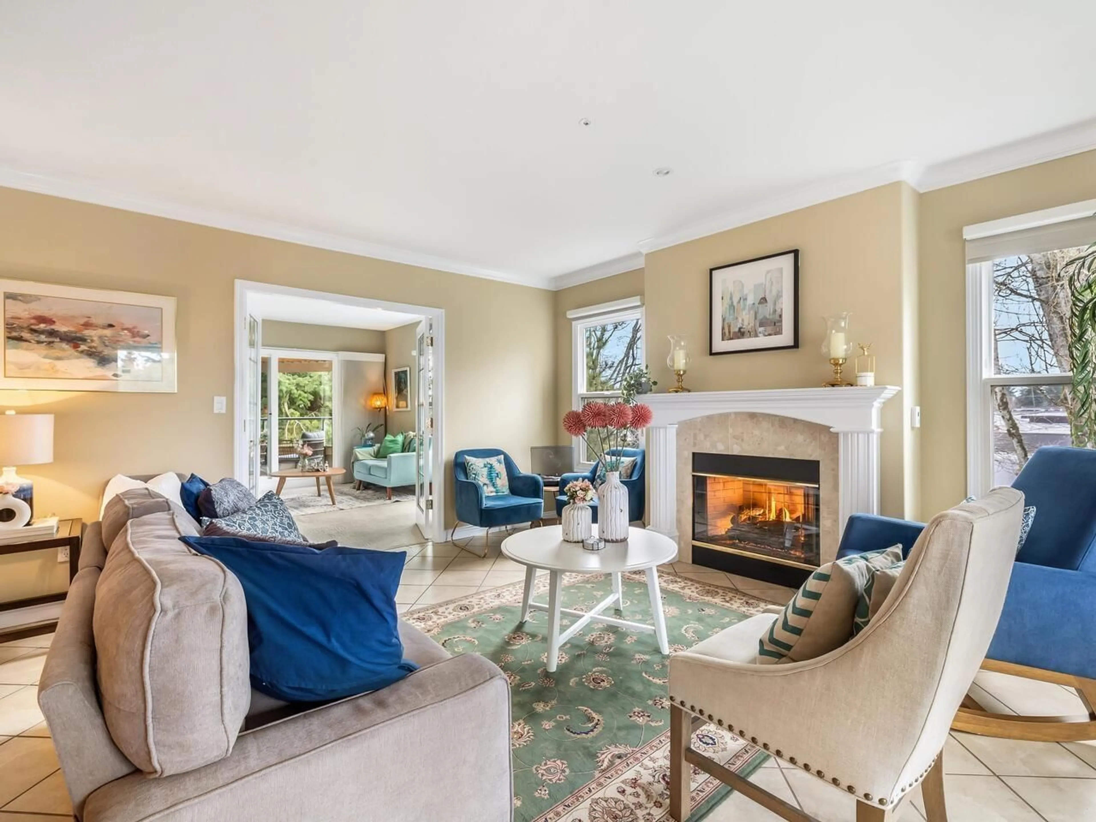 Living room with furniture, unknown for 501 - 1725 128, Surrey British Columbia V4A3V2