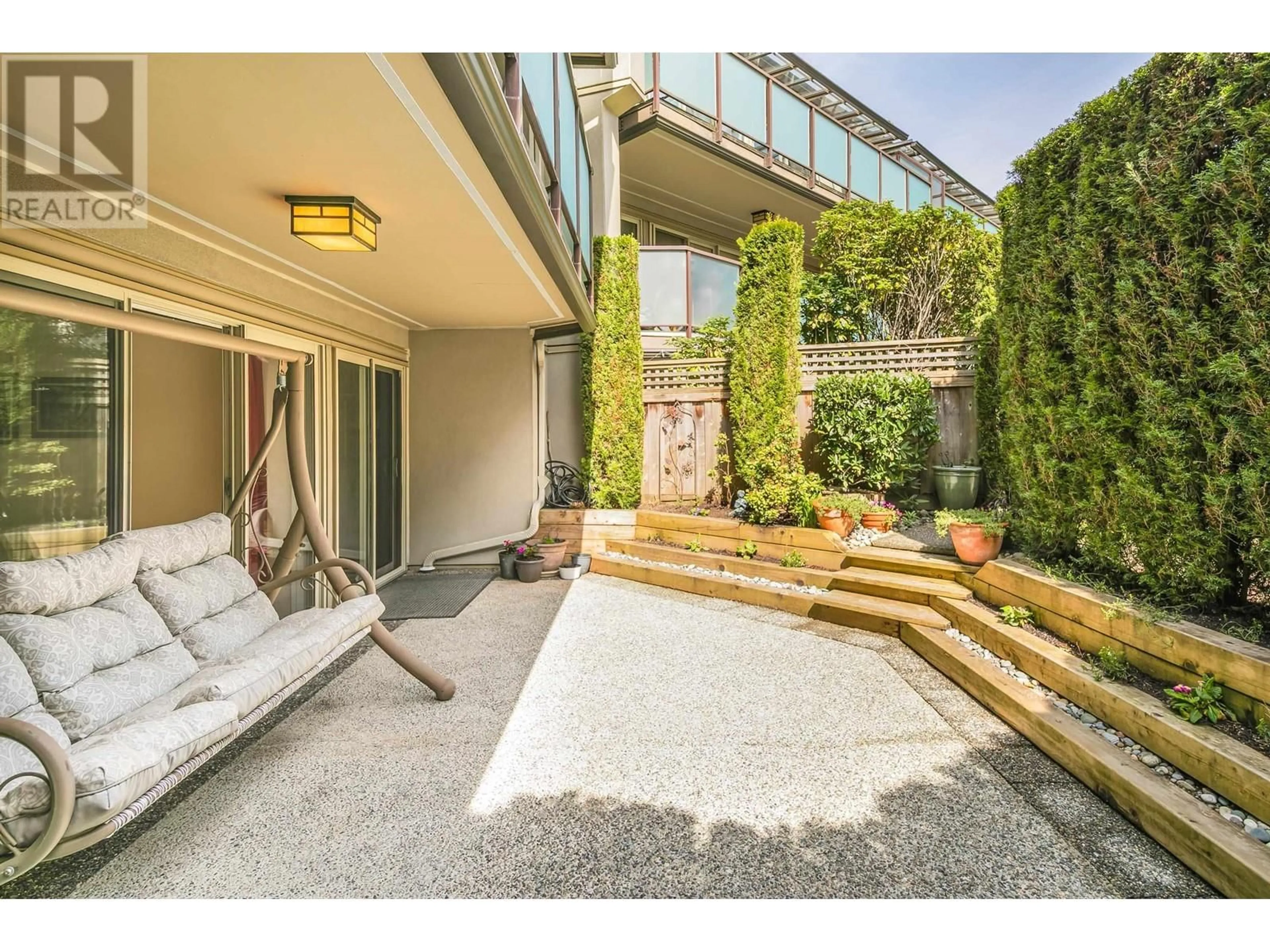 Patio, street for 122 - 4363 HALIFAX STREET, Burnaby British Columbia V5C5Z3
