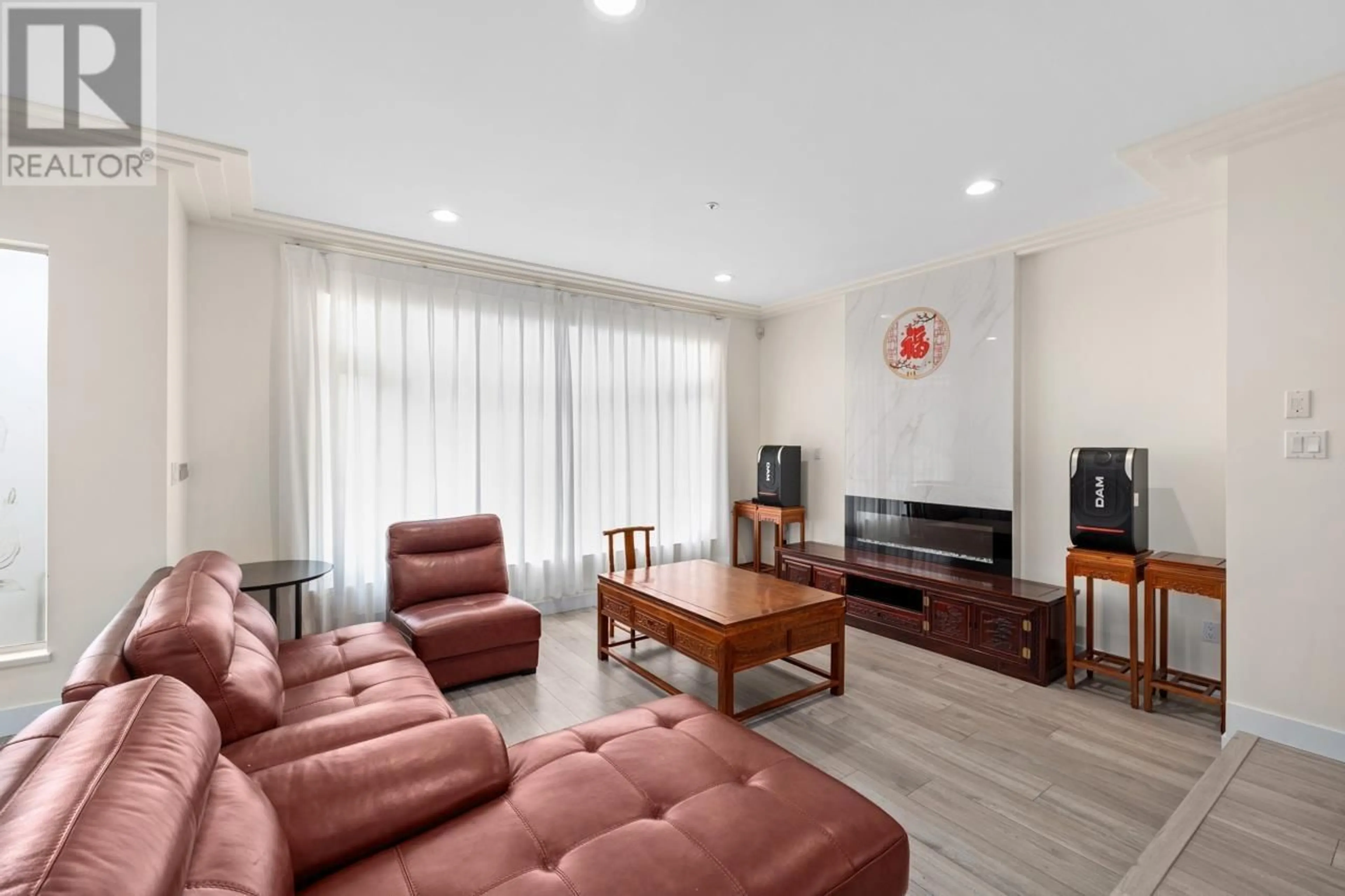 Living room with furniture, unknown for 6823 KILLARNEY STREET, Vancouver British Columbia V5S2Y2