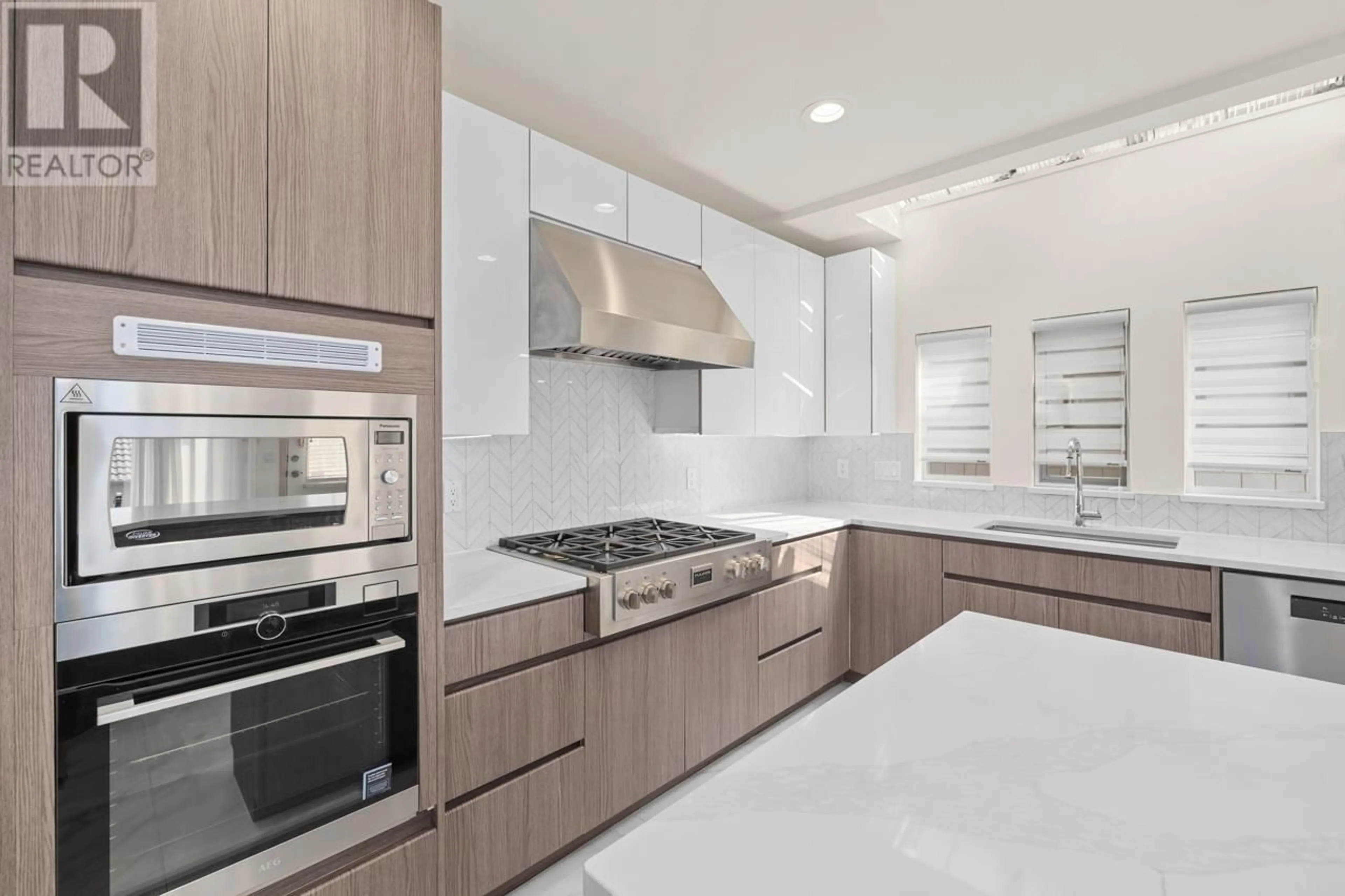 Contemporary kitchen, ceramic/tile floor for 6823 KILLARNEY STREET, Vancouver British Columbia V5S2Y2