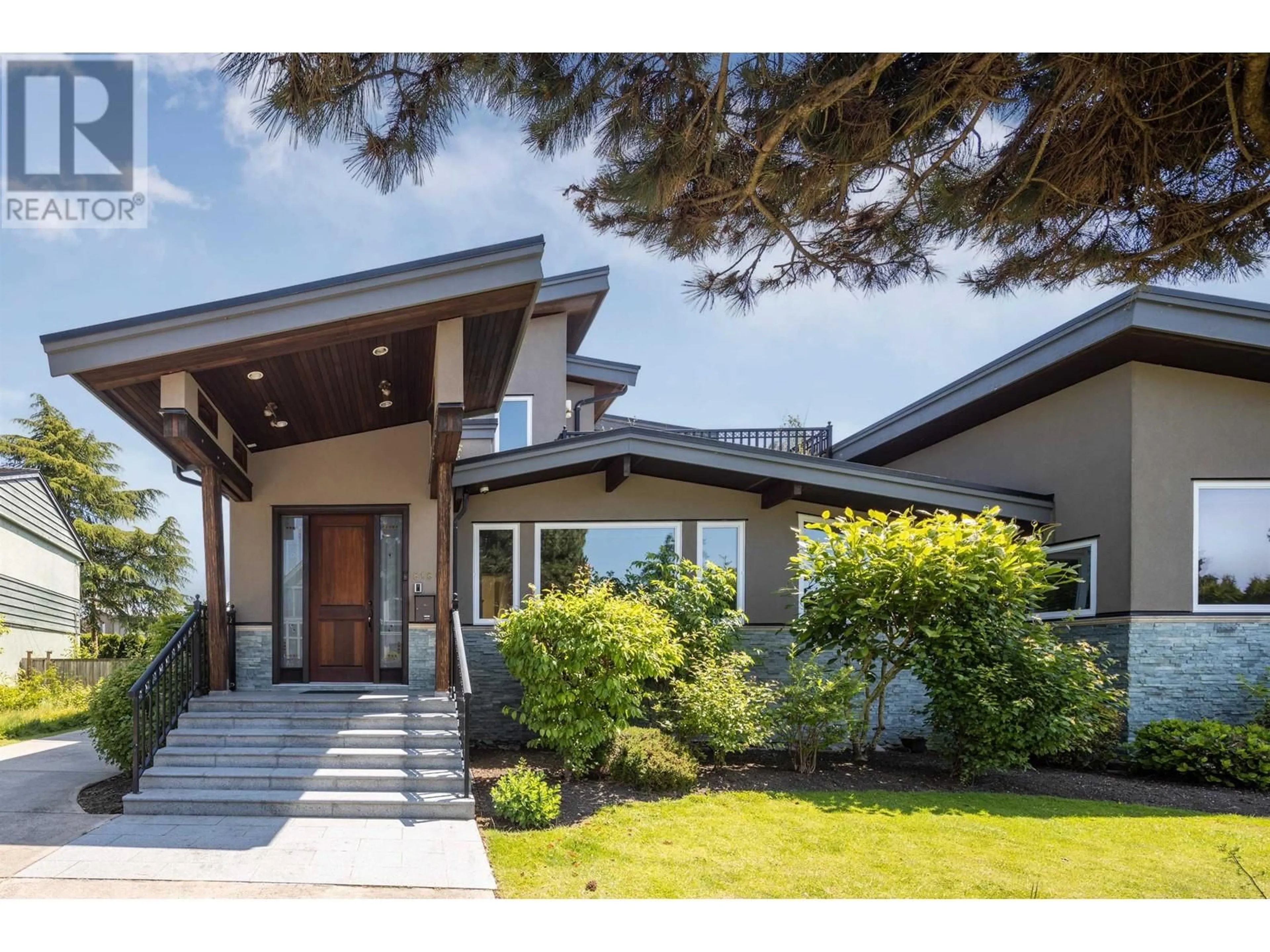 Home with vinyl exterior material, street for 8180 FAIRLANE ROAD, Richmond British Columbia V7C1Y4