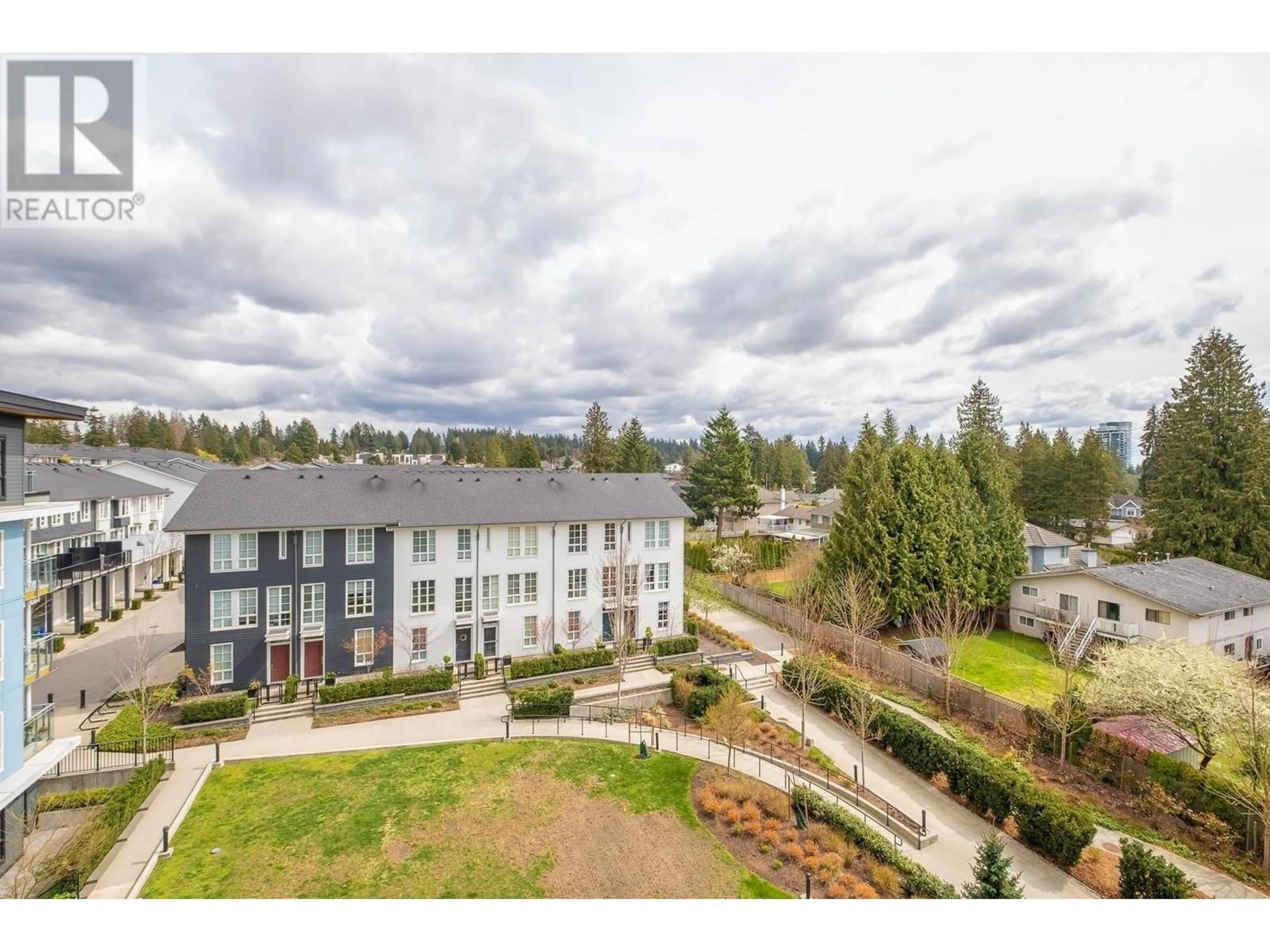 A pic from outside/outdoor area/front of a property/back of a property/a pic from drone, mountain view for 503 - 516 FOSTER AVENUE, Coquitlam British Columbia V3J0H8