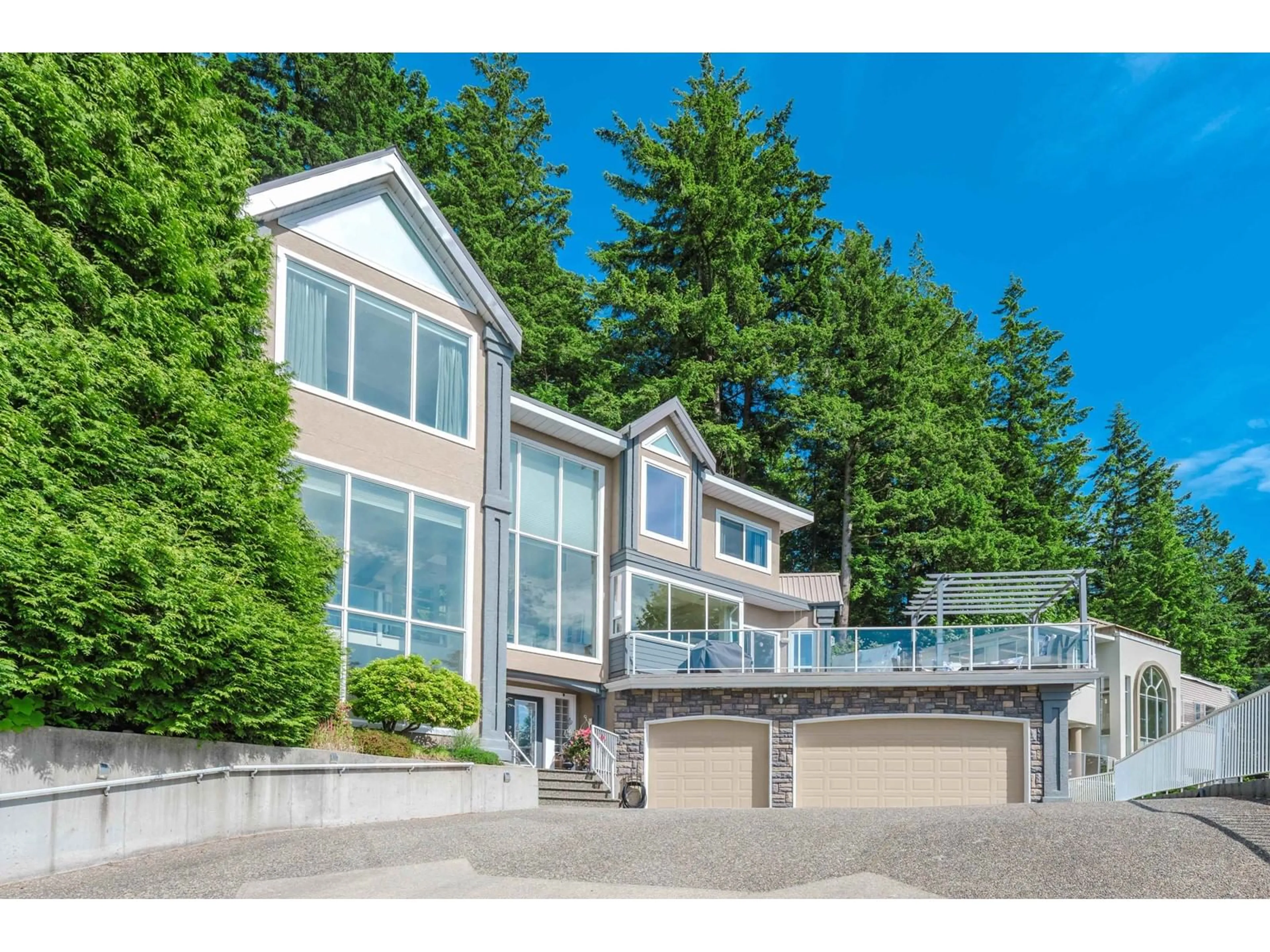 Home with vinyl exterior material, unknown for 2582 ZURICH, Abbotsford British Columbia V3G1C4