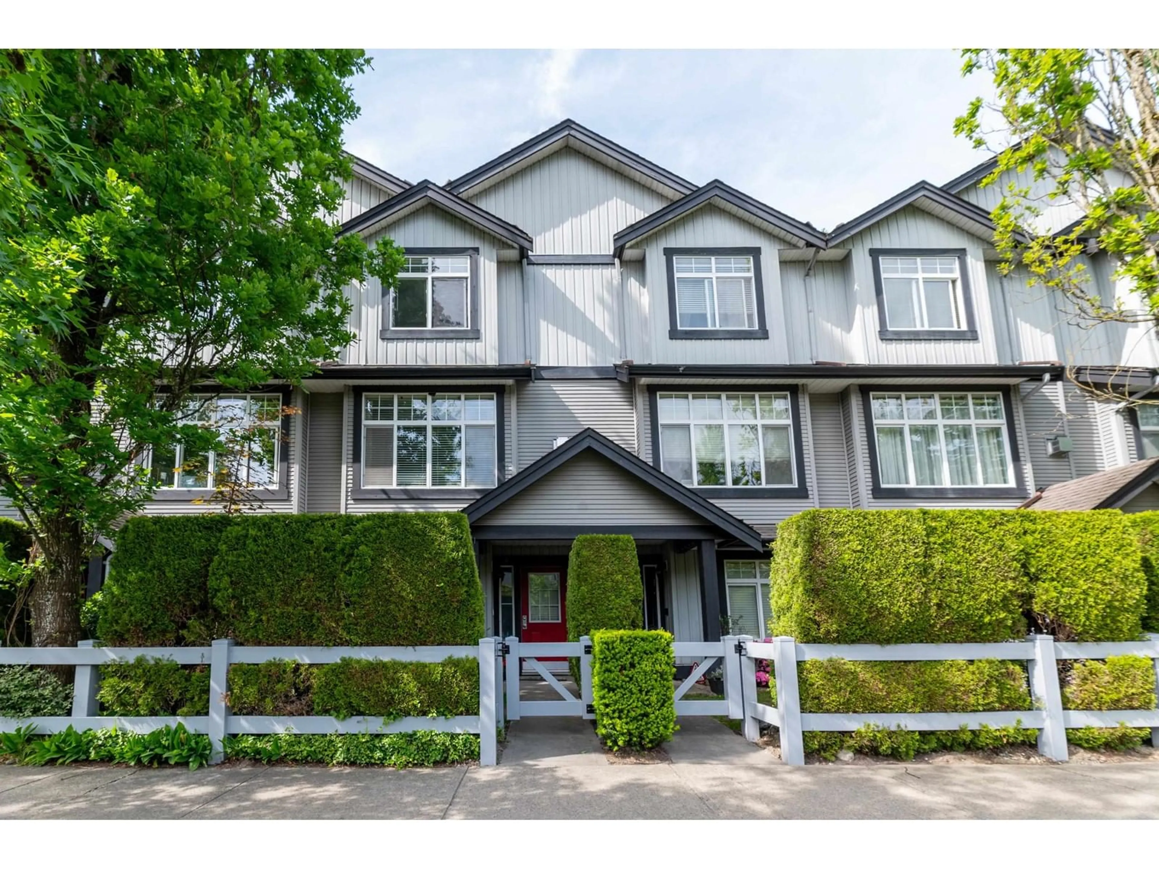 Home with vinyl exterior material, street for 8 - 18839 69, Surrey British Columbia V4N5S7