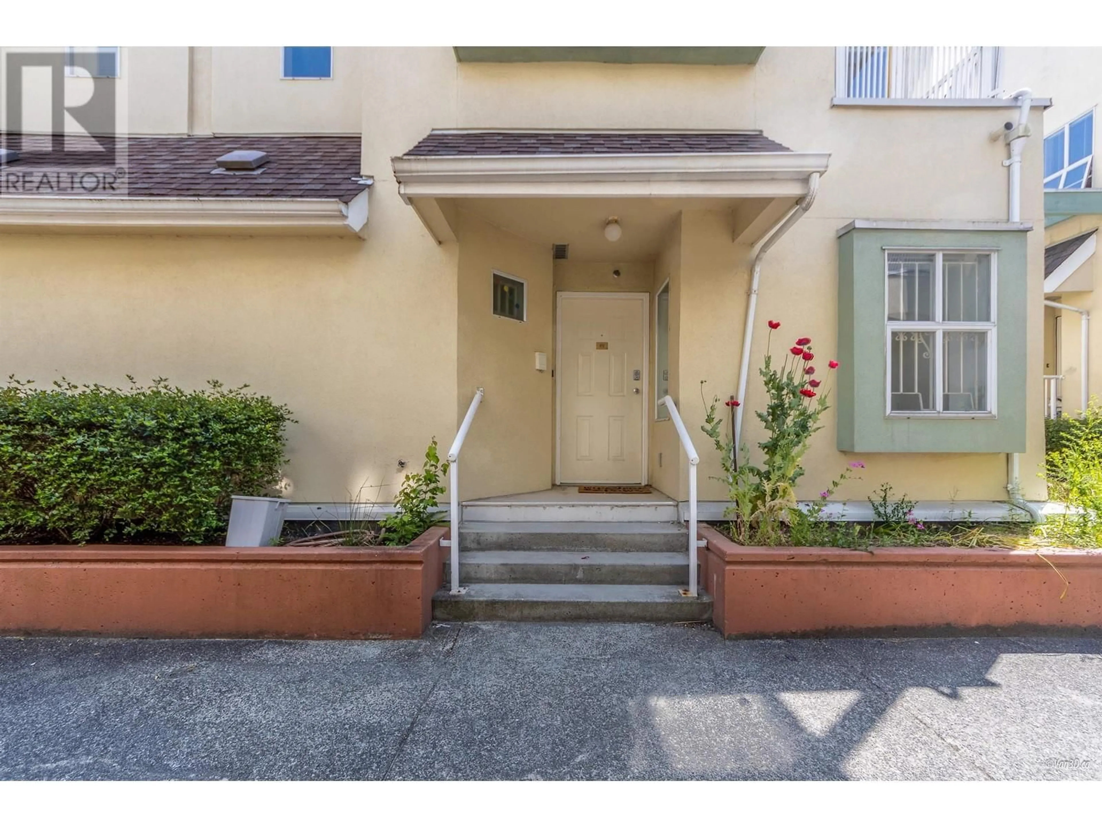 Indoor entryway for 372 - 8333 JONES ROAD, Richmond British Columbia V6Y3W9