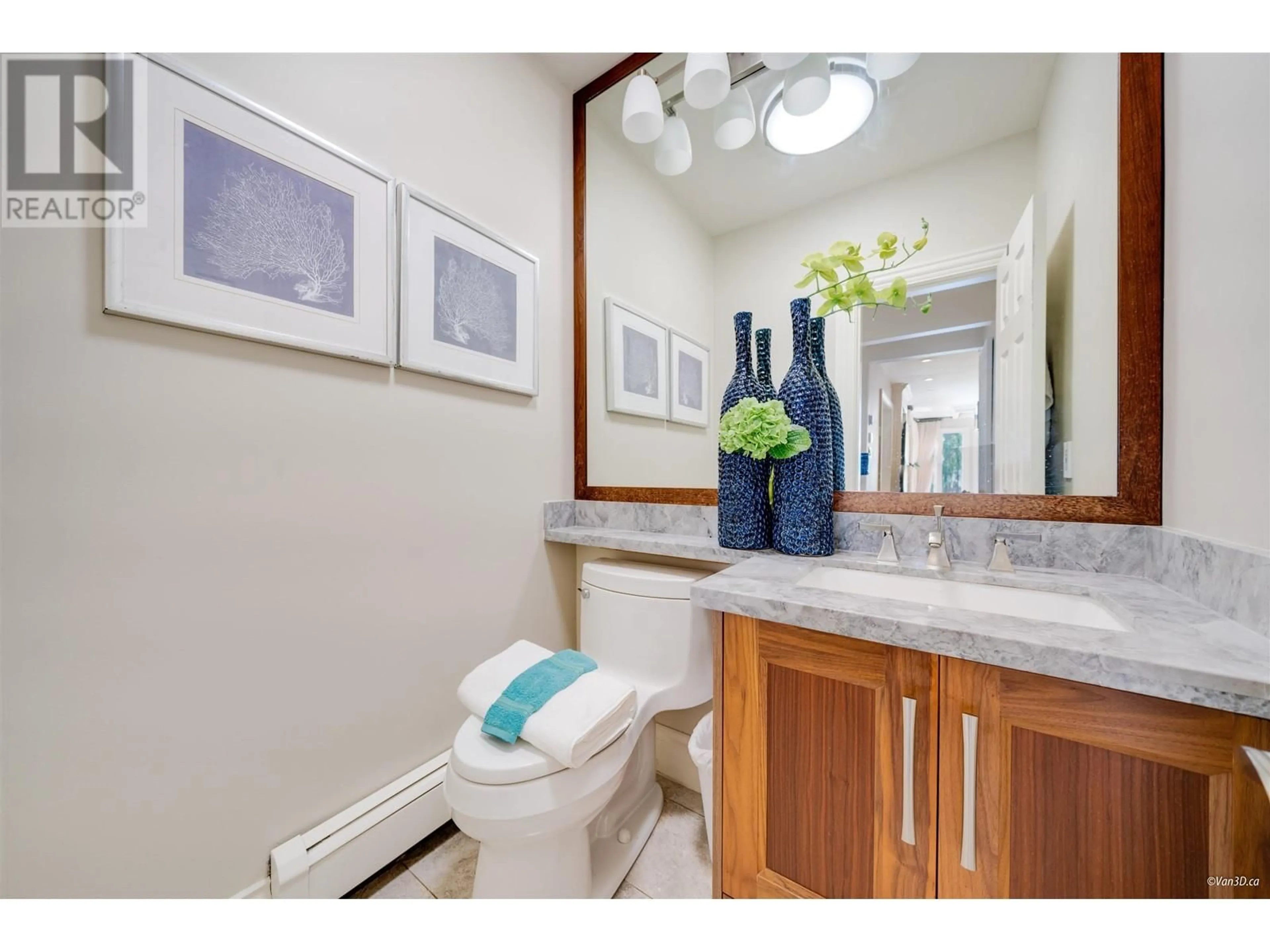 Standard bathroom, ceramic/tile floor for 3982 35TH AVENUE, Vancouver British Columbia V6N2P2