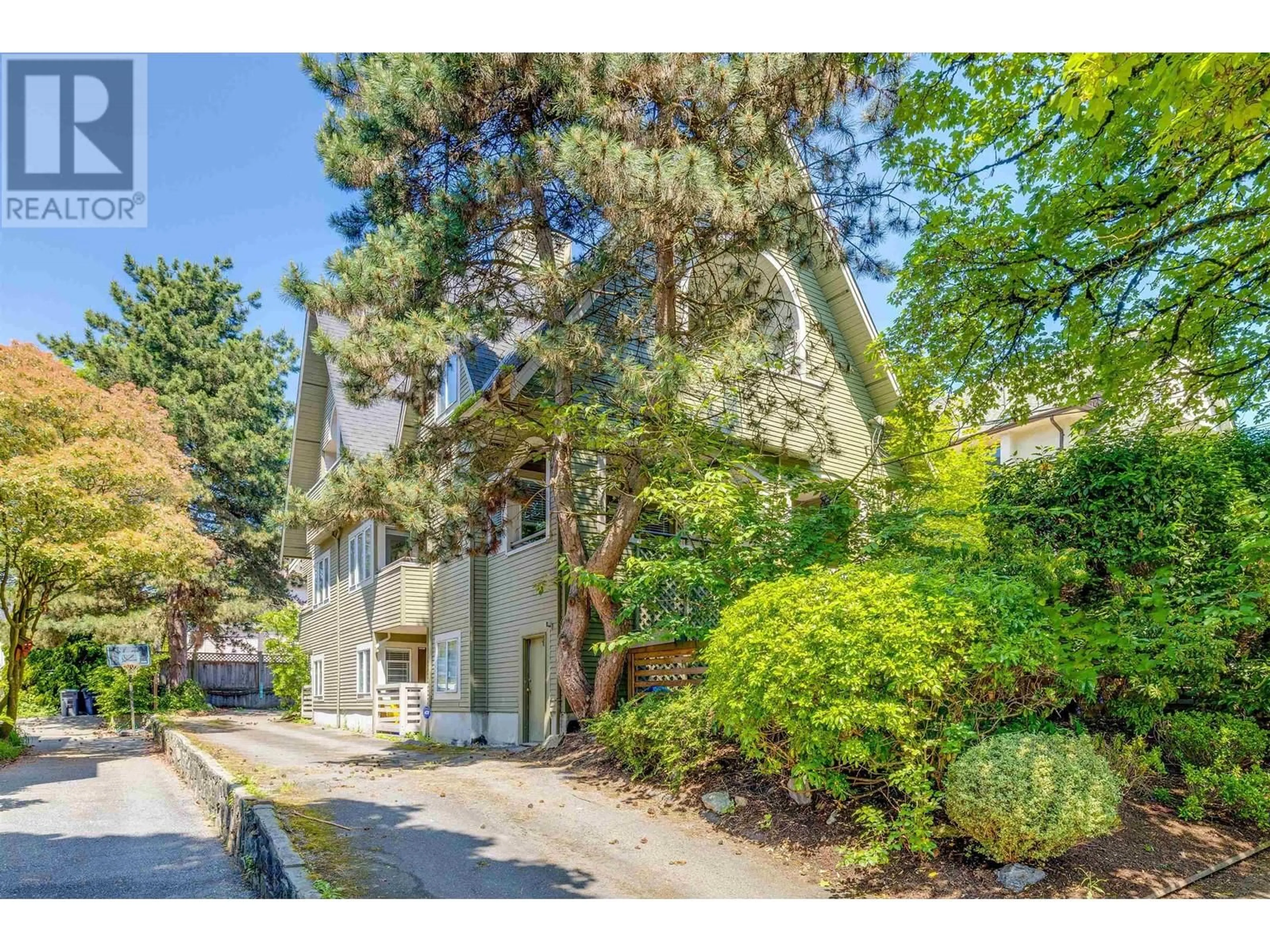 Unknown for 2415 6TH AVENUE, Vancouver British Columbia V6K1W2