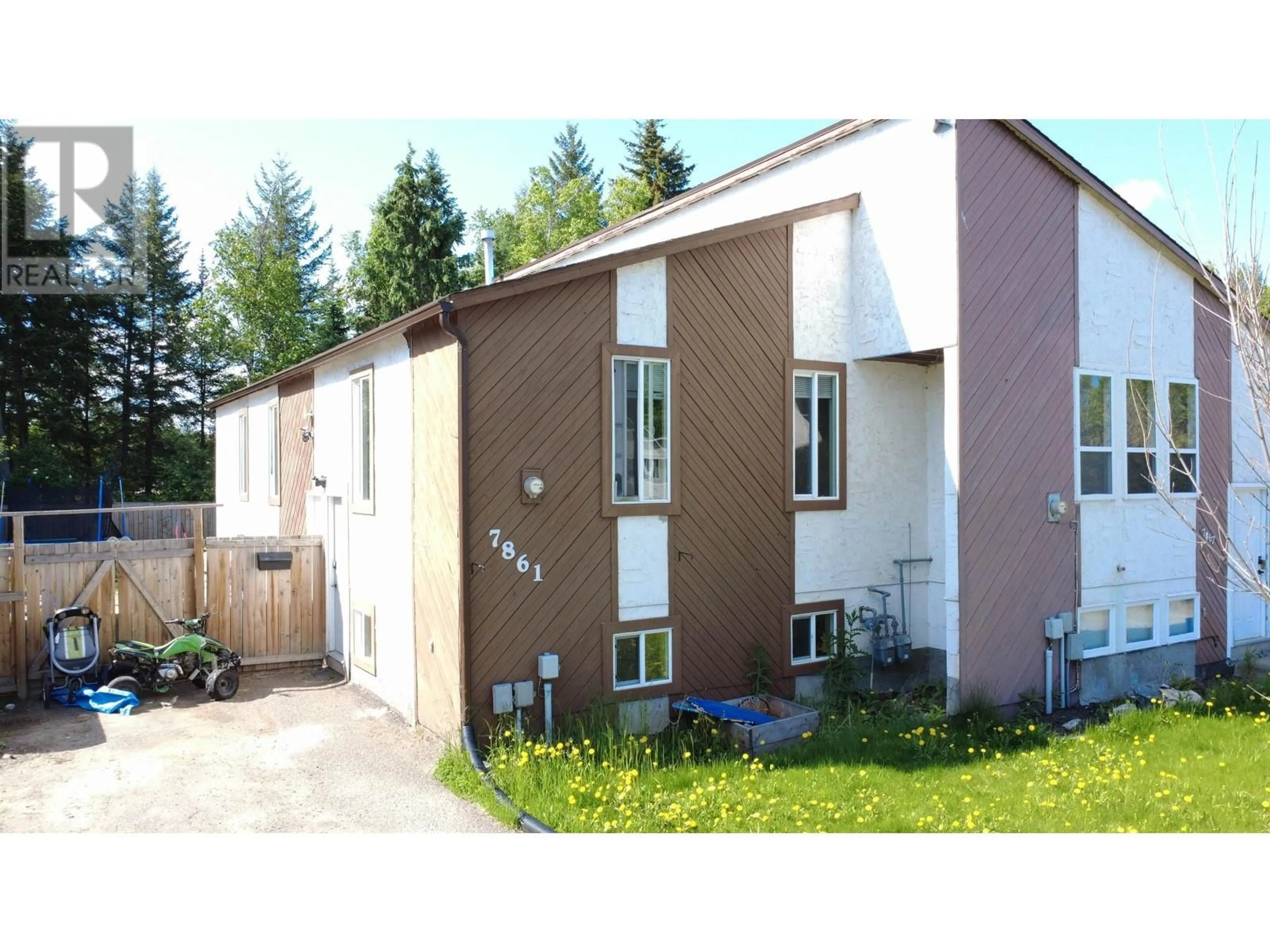 Home with vinyl exterior material, building for 7861 ROCHESTER CRESCENT, Prince George British Columbia V2N3V7