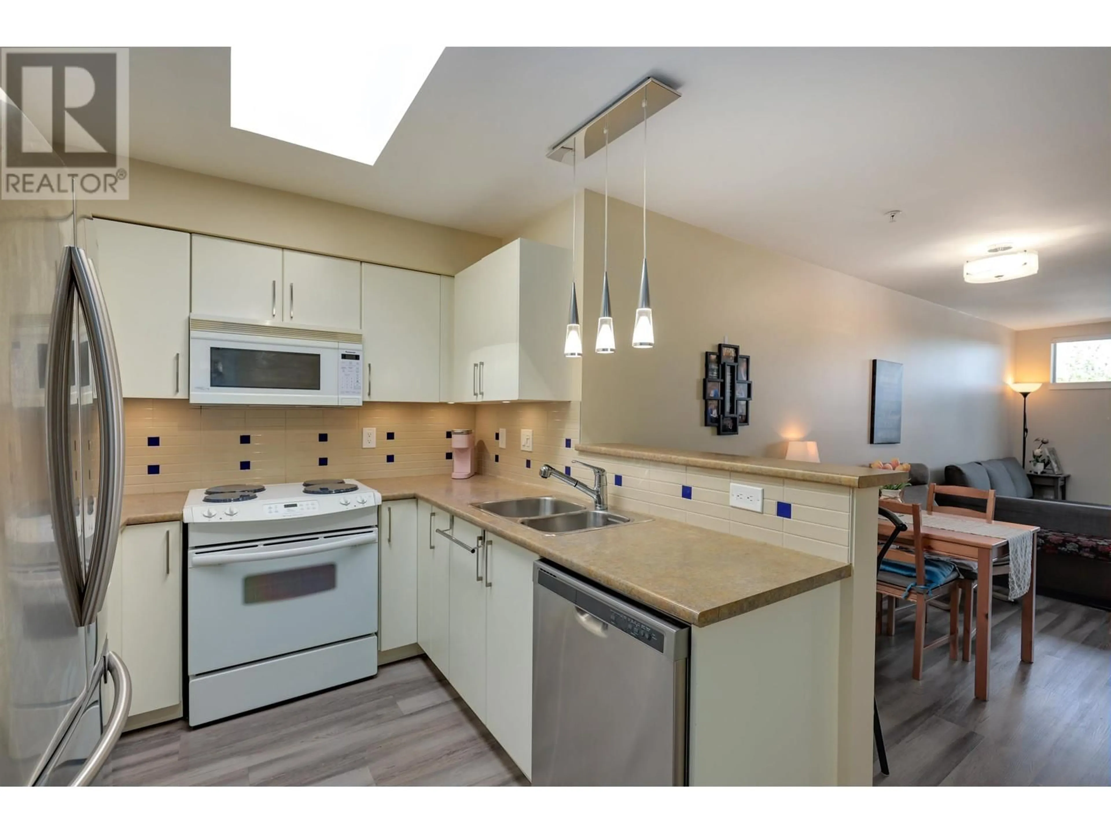 Standard kitchen, unknown for PH3 - 6172 FRASER STREET, Vancouver British Columbia V5W3A1
