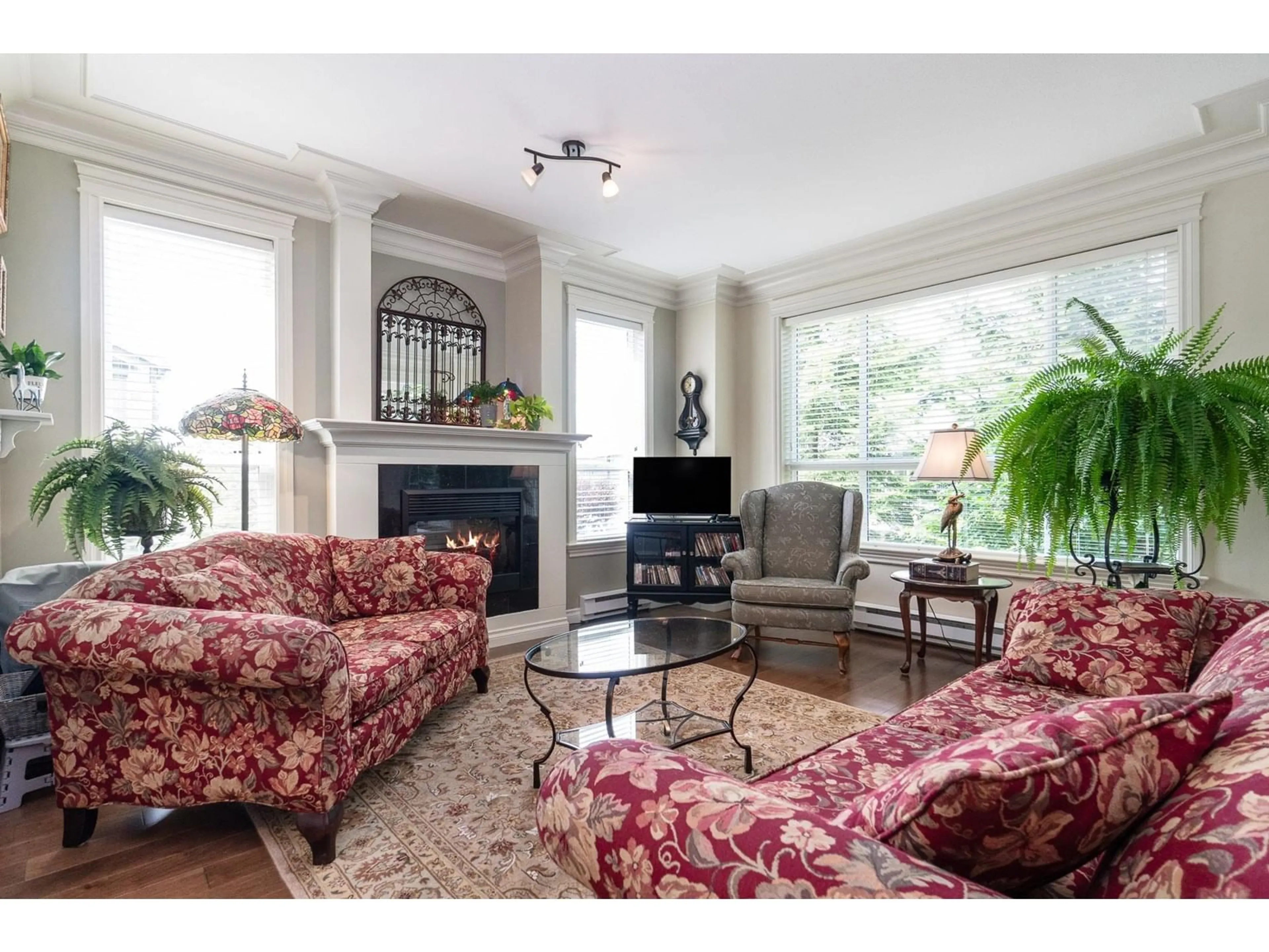 Living room with furniture, unknown for 218 - 32729 GARIBALDI, Abbotsford British Columbia V2T0A6