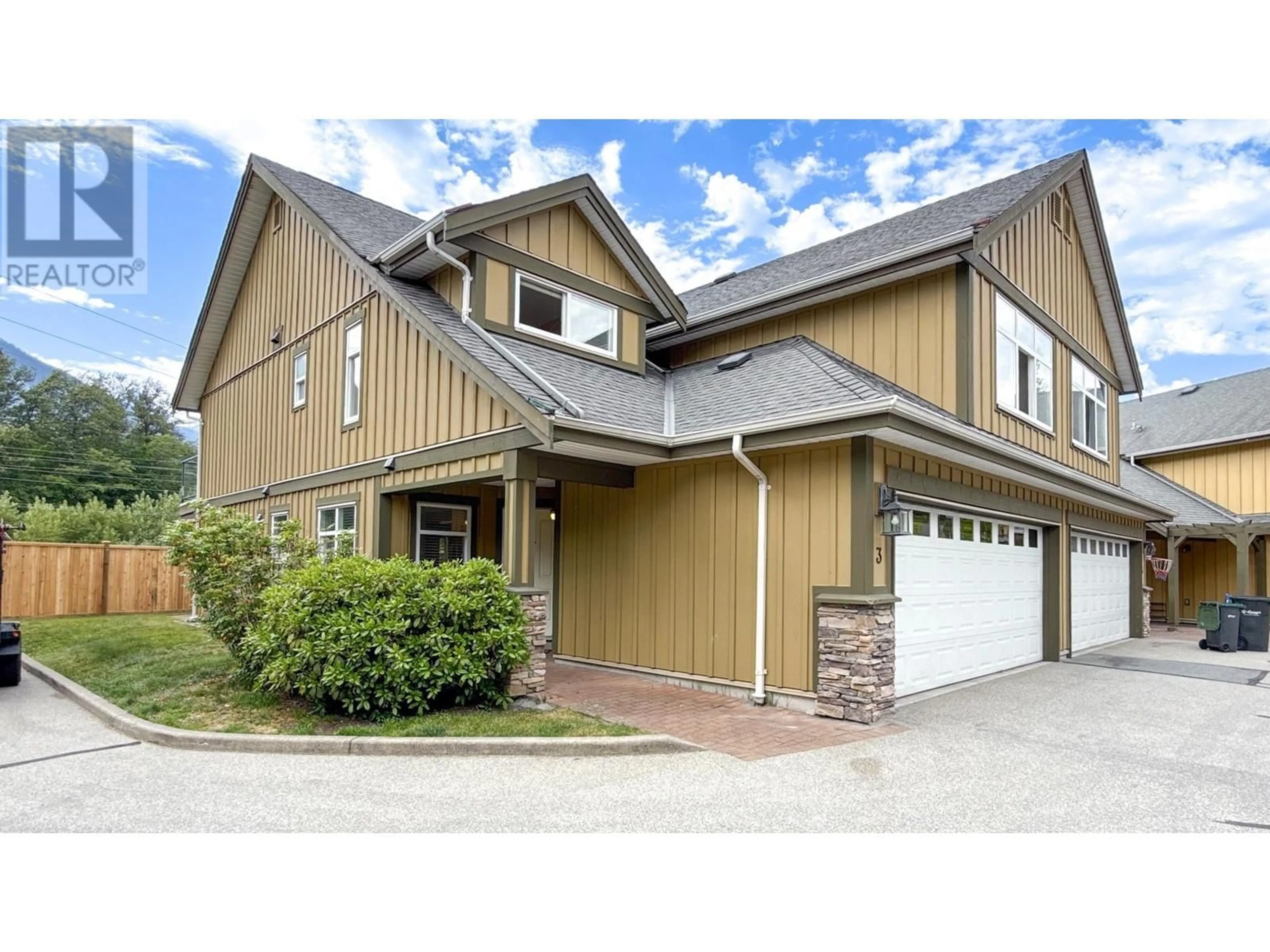 Unknown for 3 - 41050 TANTALUS ROAD, Squamish British Columbia V8B0M6