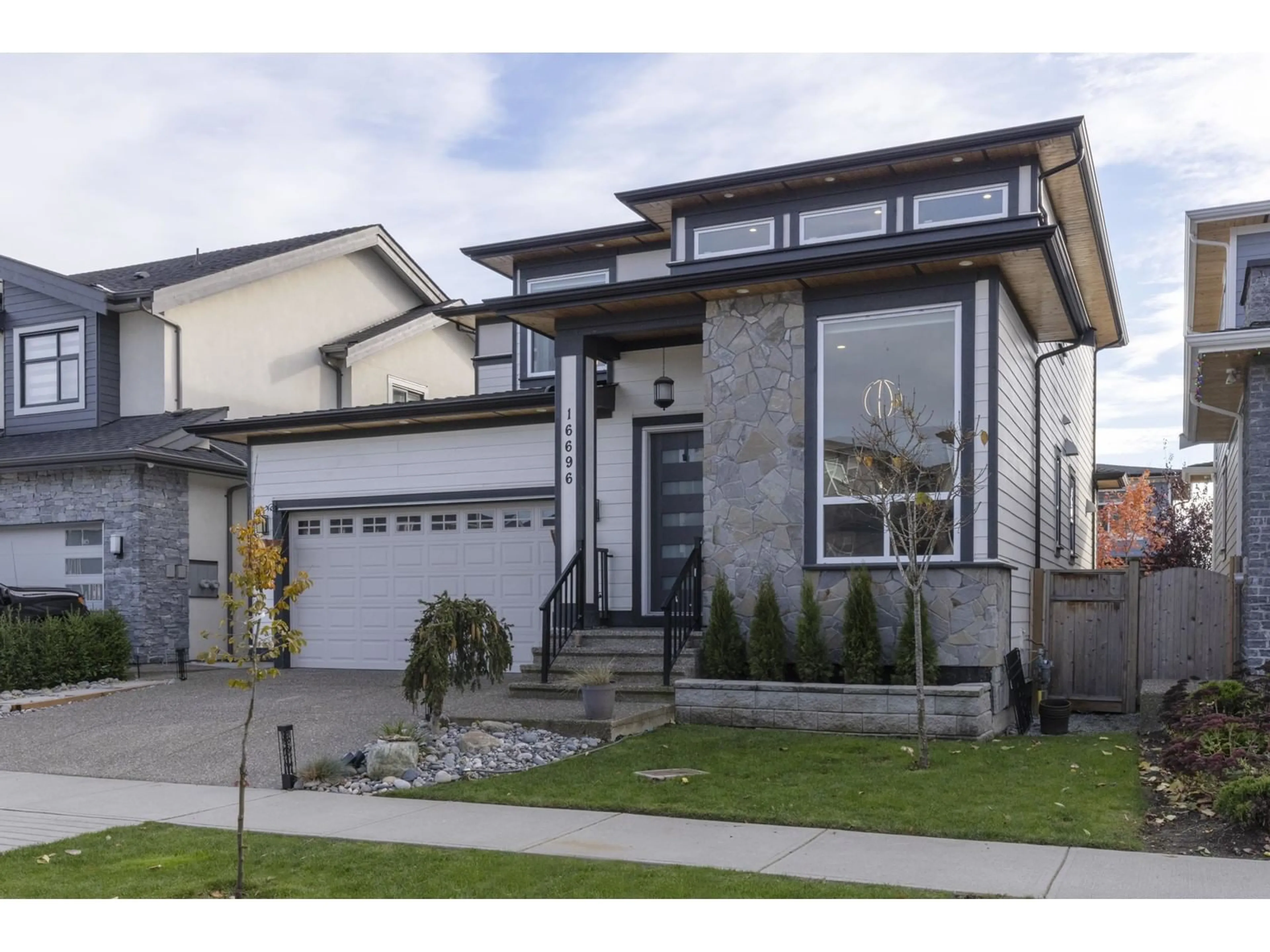 Home with vinyl exterior material, street for 16696 18, Surrey British Columbia V3Z9X5