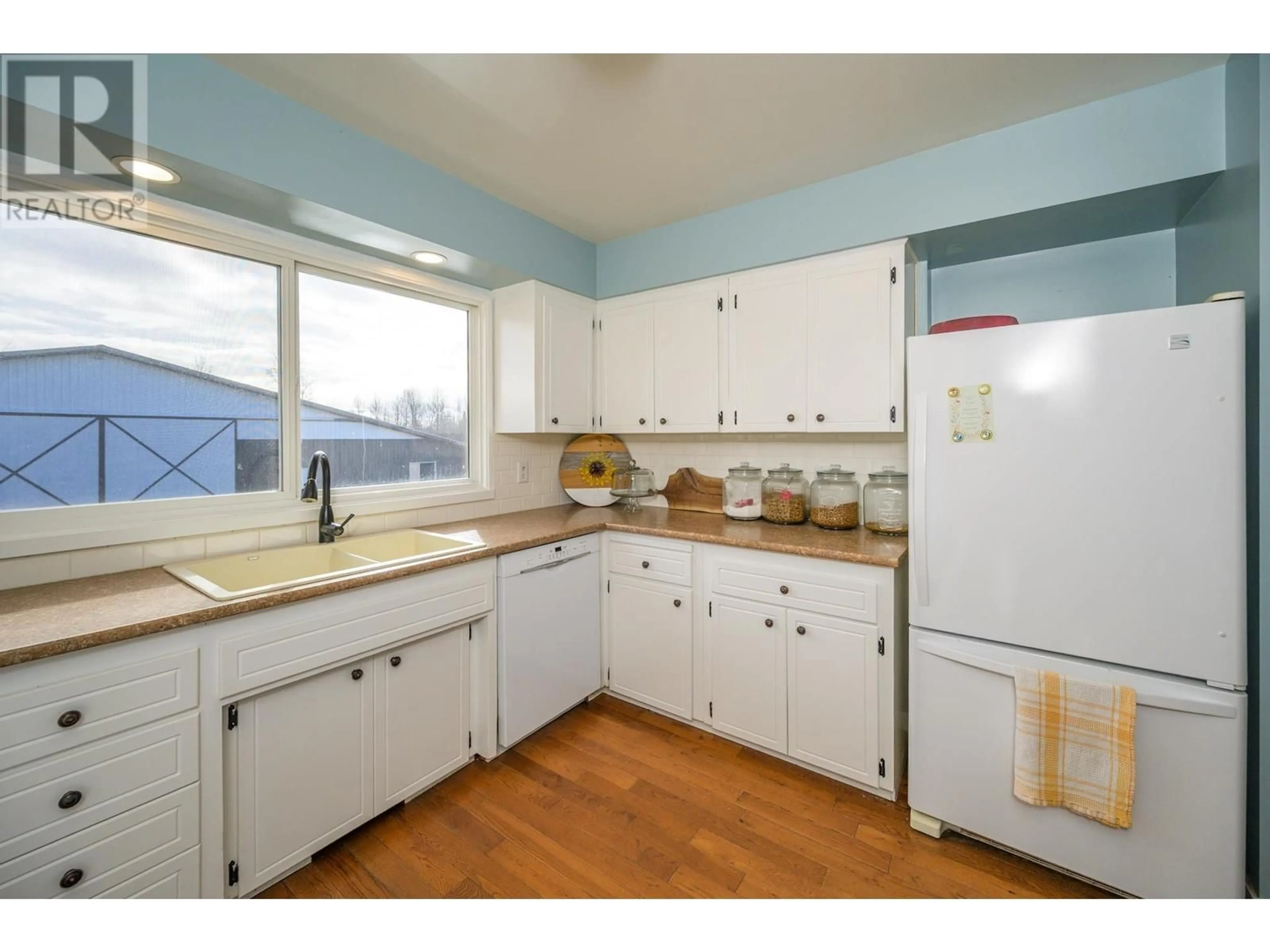 Standard kitchen, unknown for 5503 CRANBROOK HILL ROAD, Prince George British Columbia V2M7C8