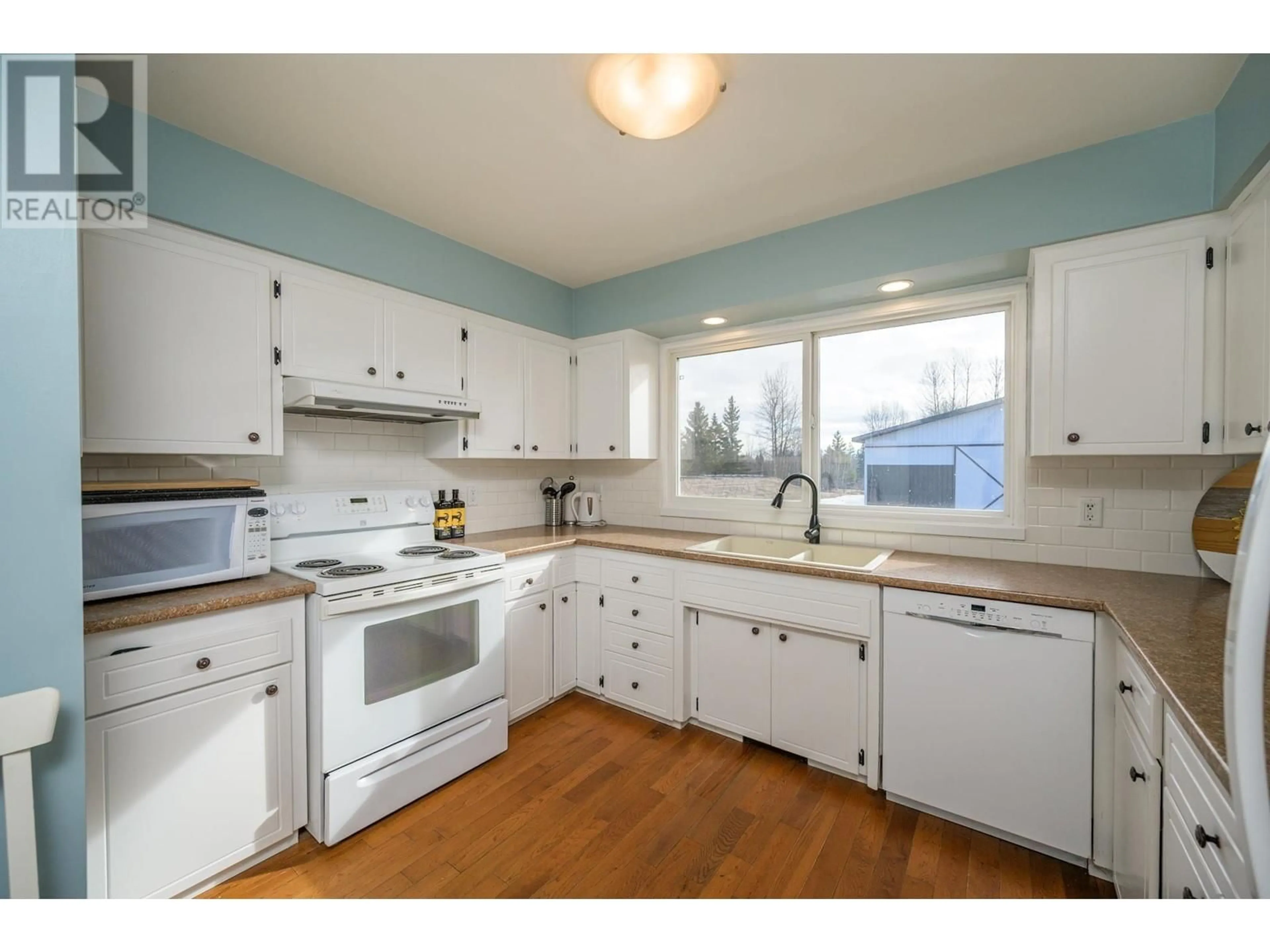 Standard kitchen, unknown for 5503 CRANBROOK HILL ROAD, Prince George British Columbia V2M7C8