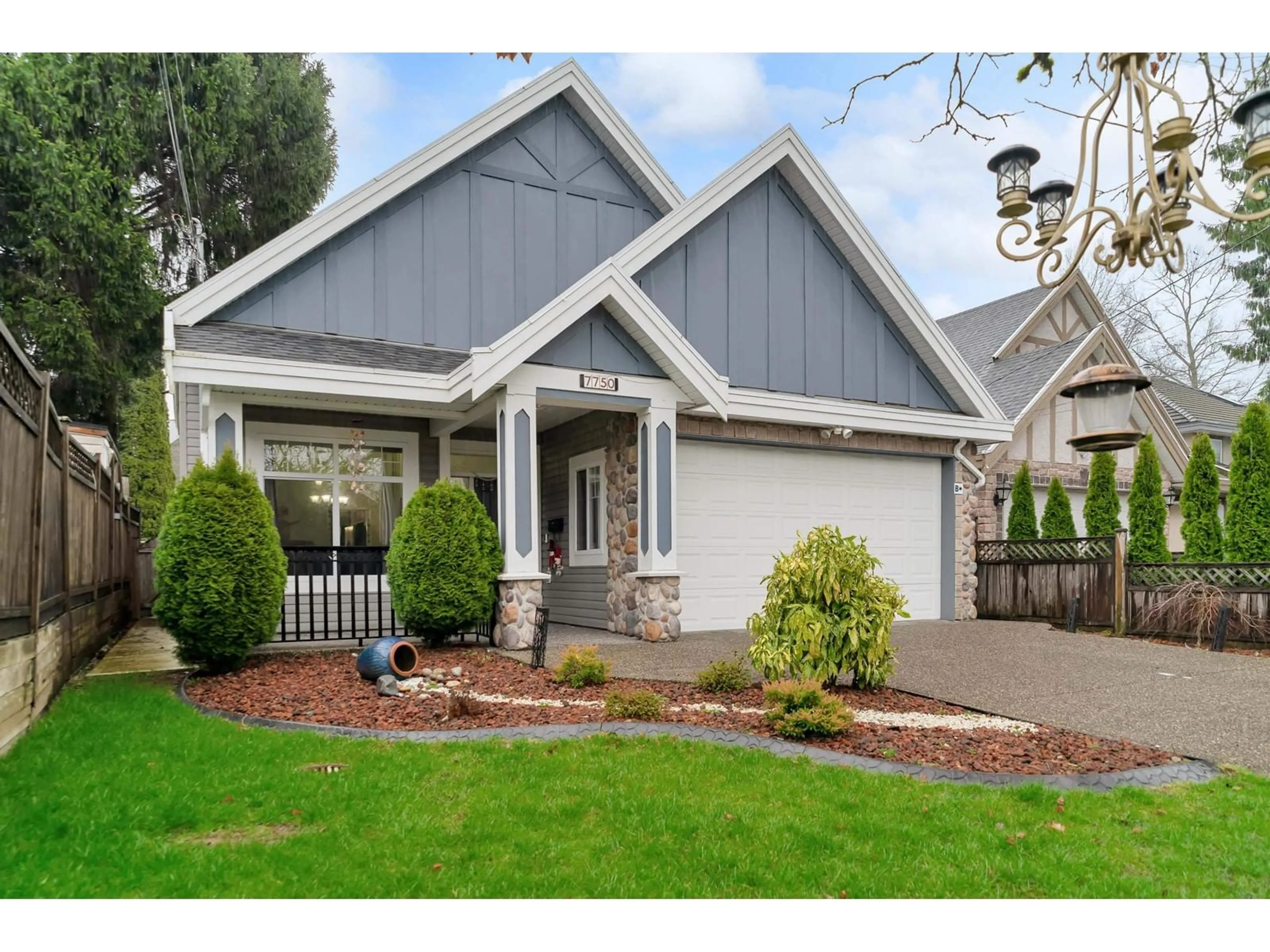 Home with vinyl exterior material, street for 7750 118, Delta British Columbia V4C6G8