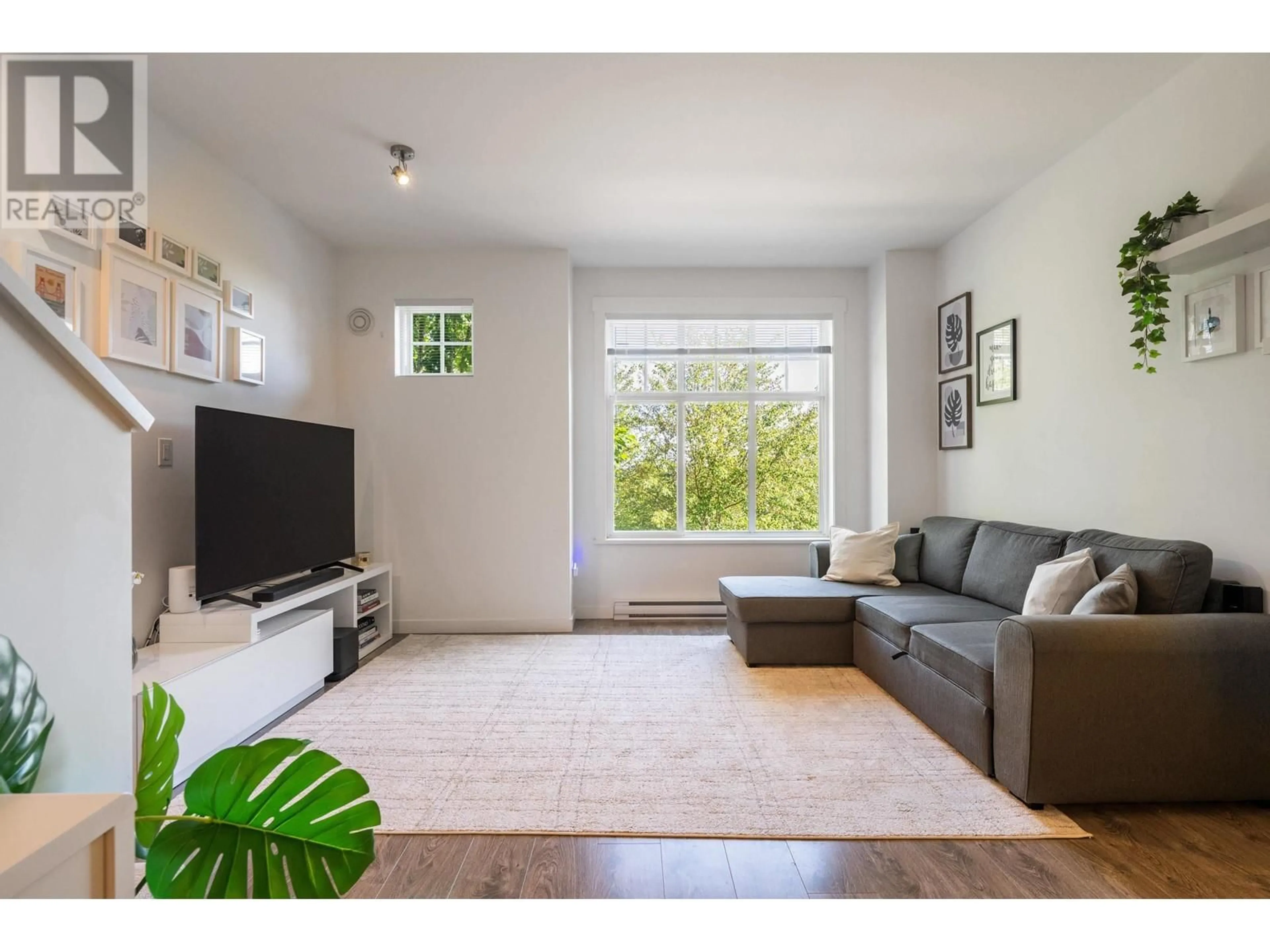 Living room with furniture, unknown for 8 - 1320 RILEY STREET, Coquitlam British Columbia V3E0J4