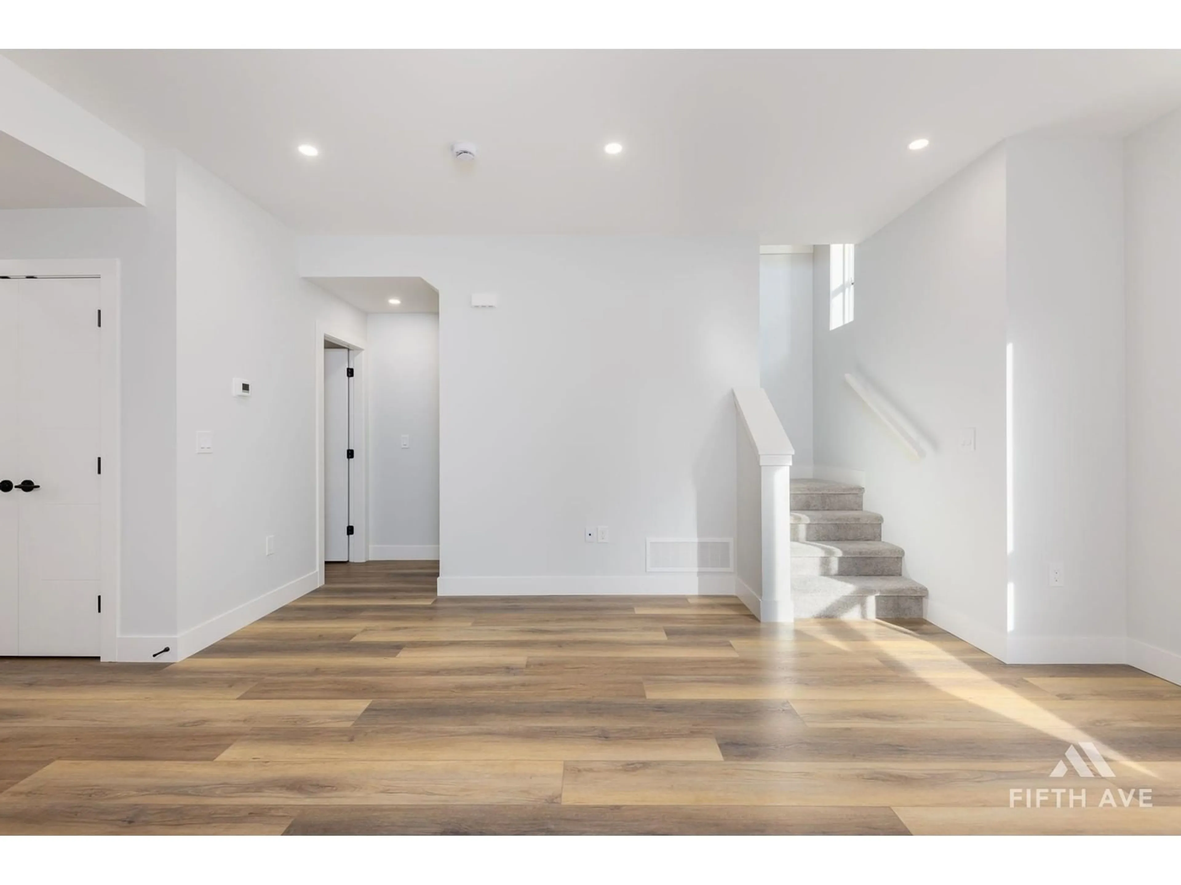 Indoor entryway for 125 - 30530 CARDINAL, Abbotsford British Columbia N0N0N0