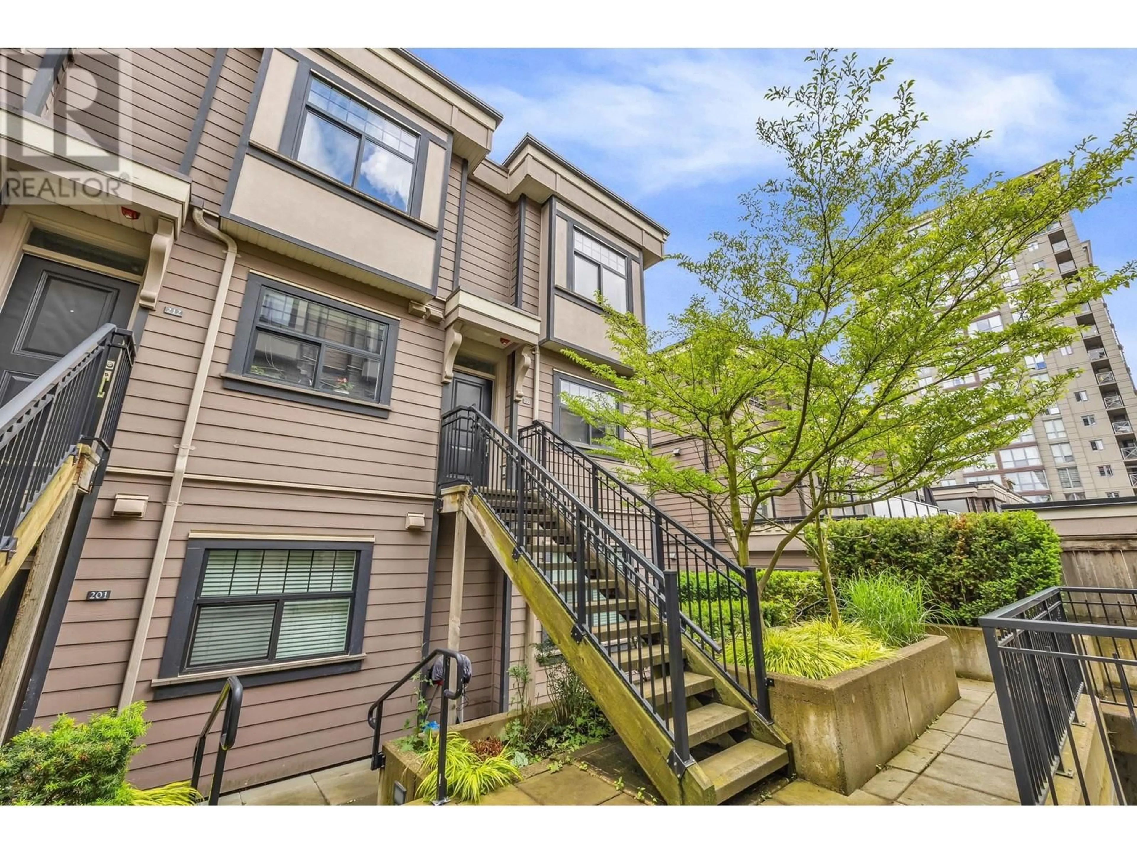 Unknown for 213 - 828 ROYAL AVENUE, New Westminster British Columbia V3M1J9