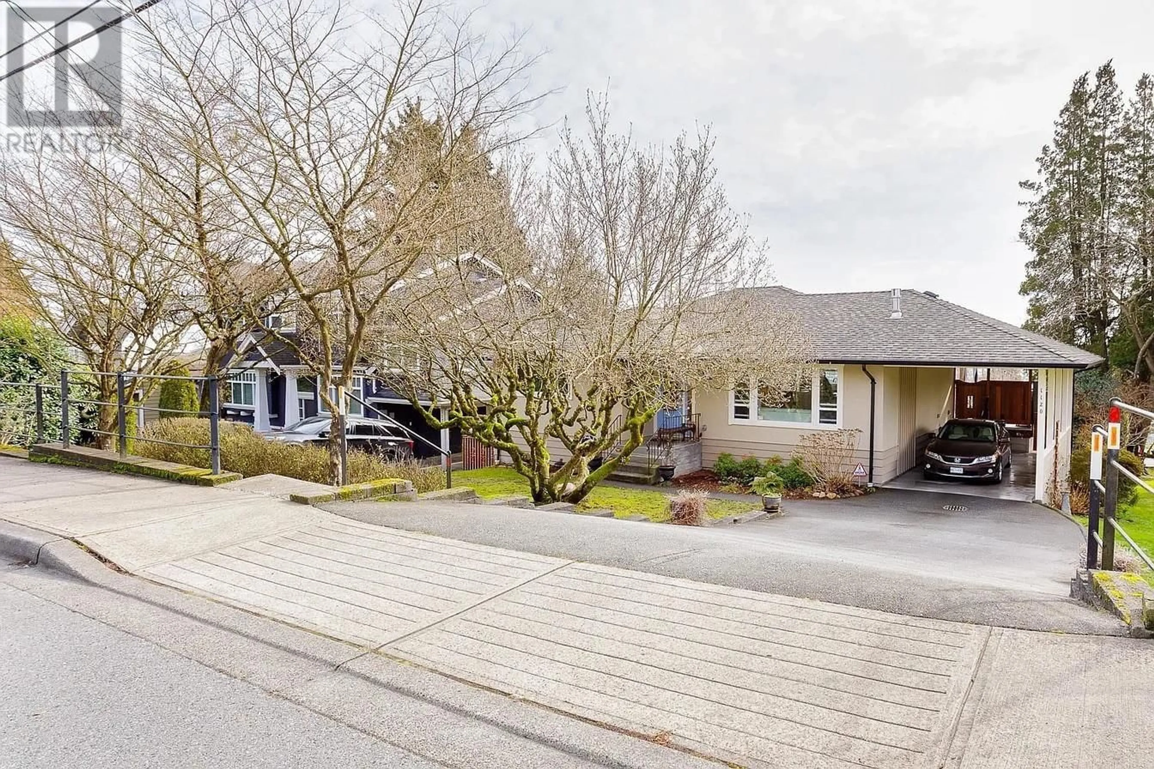 A pic from outside/outdoor area/front of a property/back of a property/a pic from drone, street for 1120 ROCHESTER AVENUE, Coquitlam British Columbia V3K2X4
