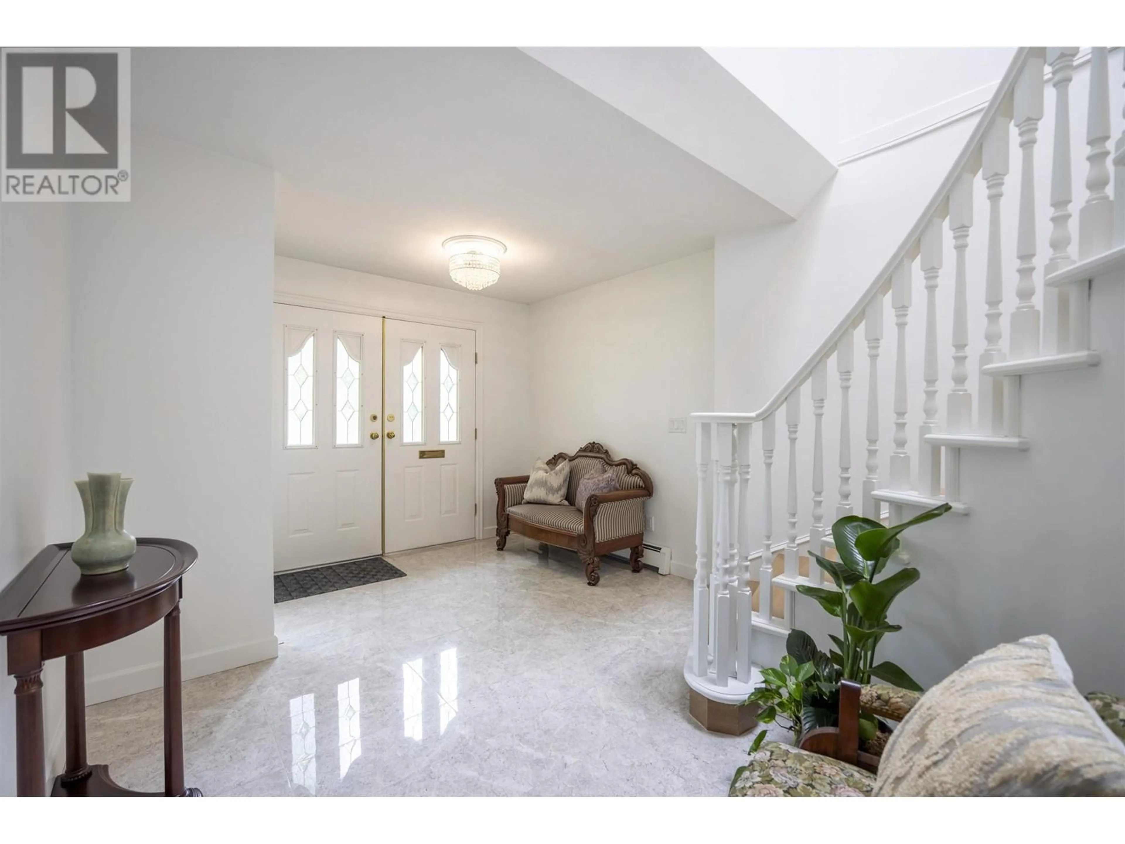Indoor foyer for 1242 RENFREW STREET, Vancouver British Columbia V5K4B9