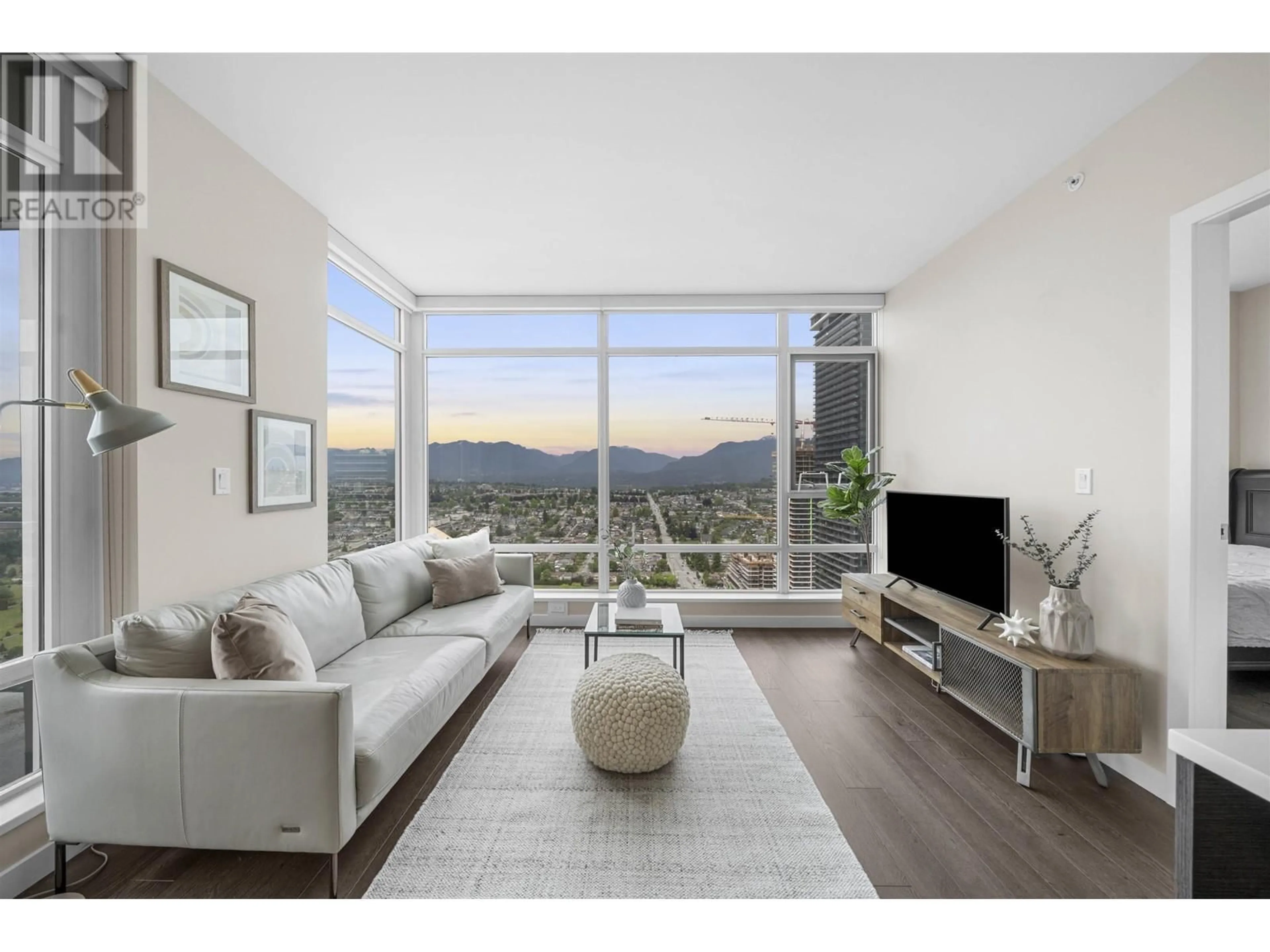 Living room with furniture, unknown for 3503 - 4485 SKYLINE DRIVE, Burnaby British Columbia V5C0J2