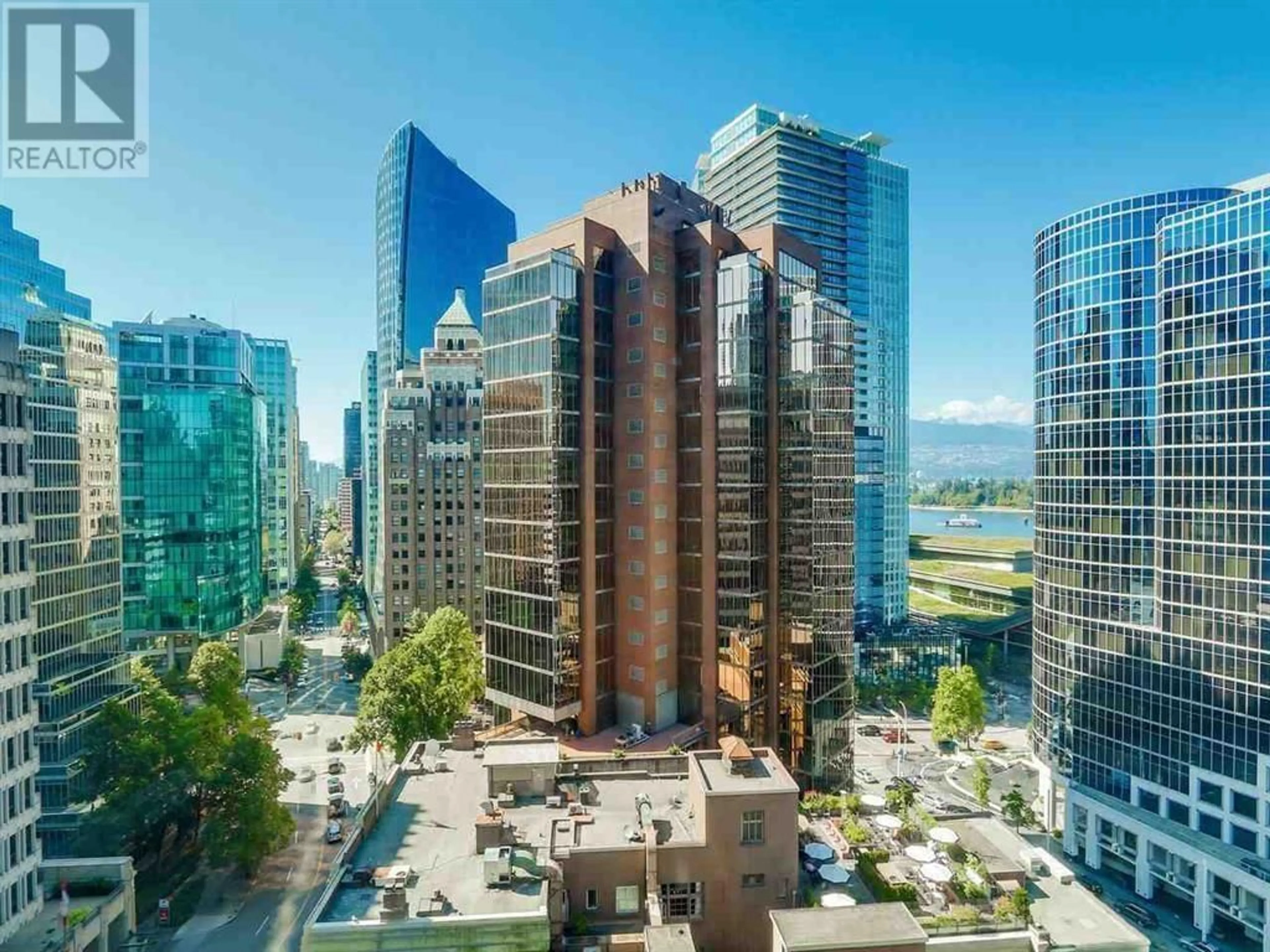 A pic from outside/outdoor area/front of a property/back of a property/a pic from drone, city buildings view from balcony for 2004 - 837 HASTINGS STREET, Vancouver British Columbia V6C3N7