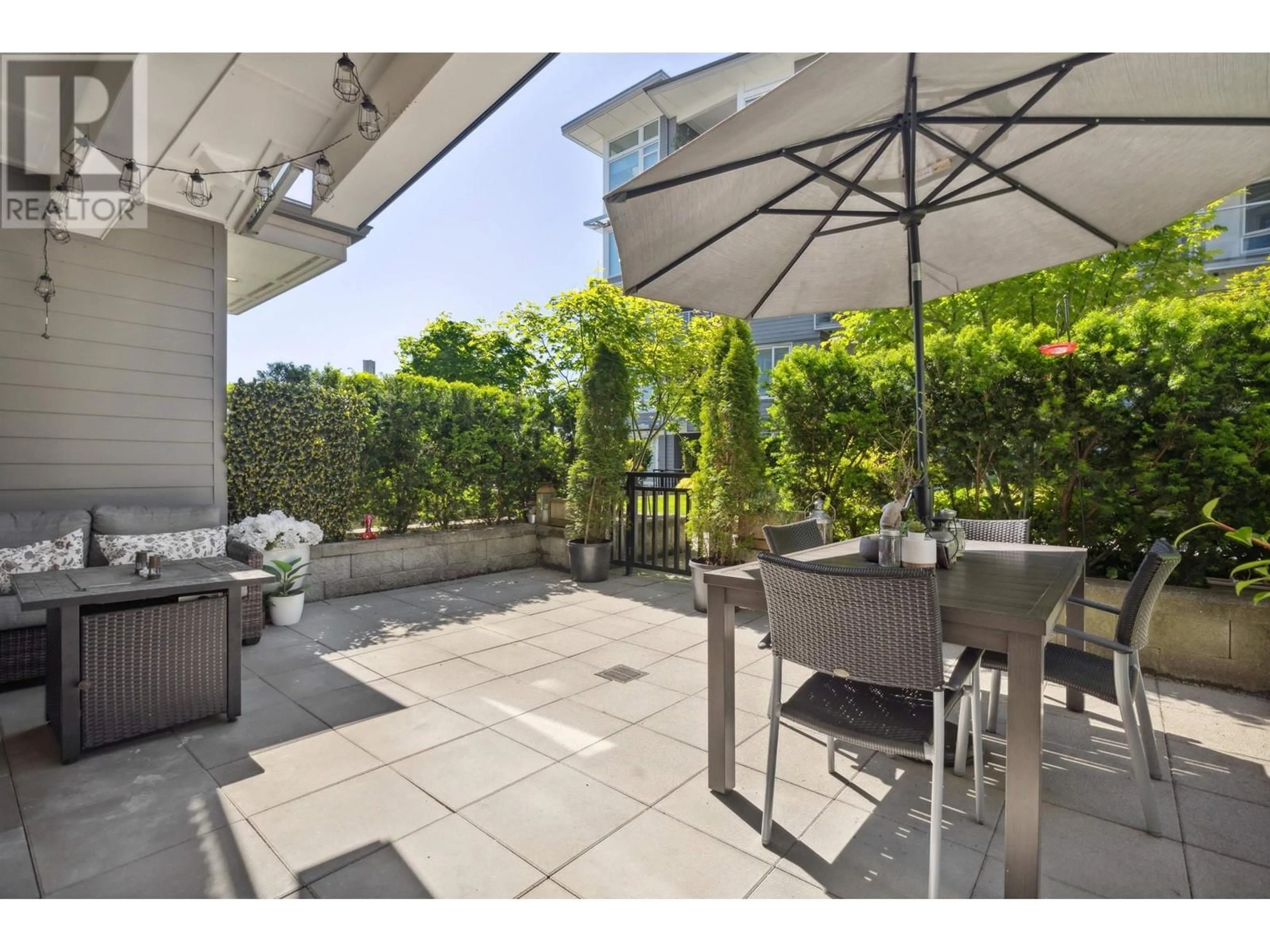 Patio, street for 110 - 255 1 STREET, North Vancouver British Columbia V7M3G8