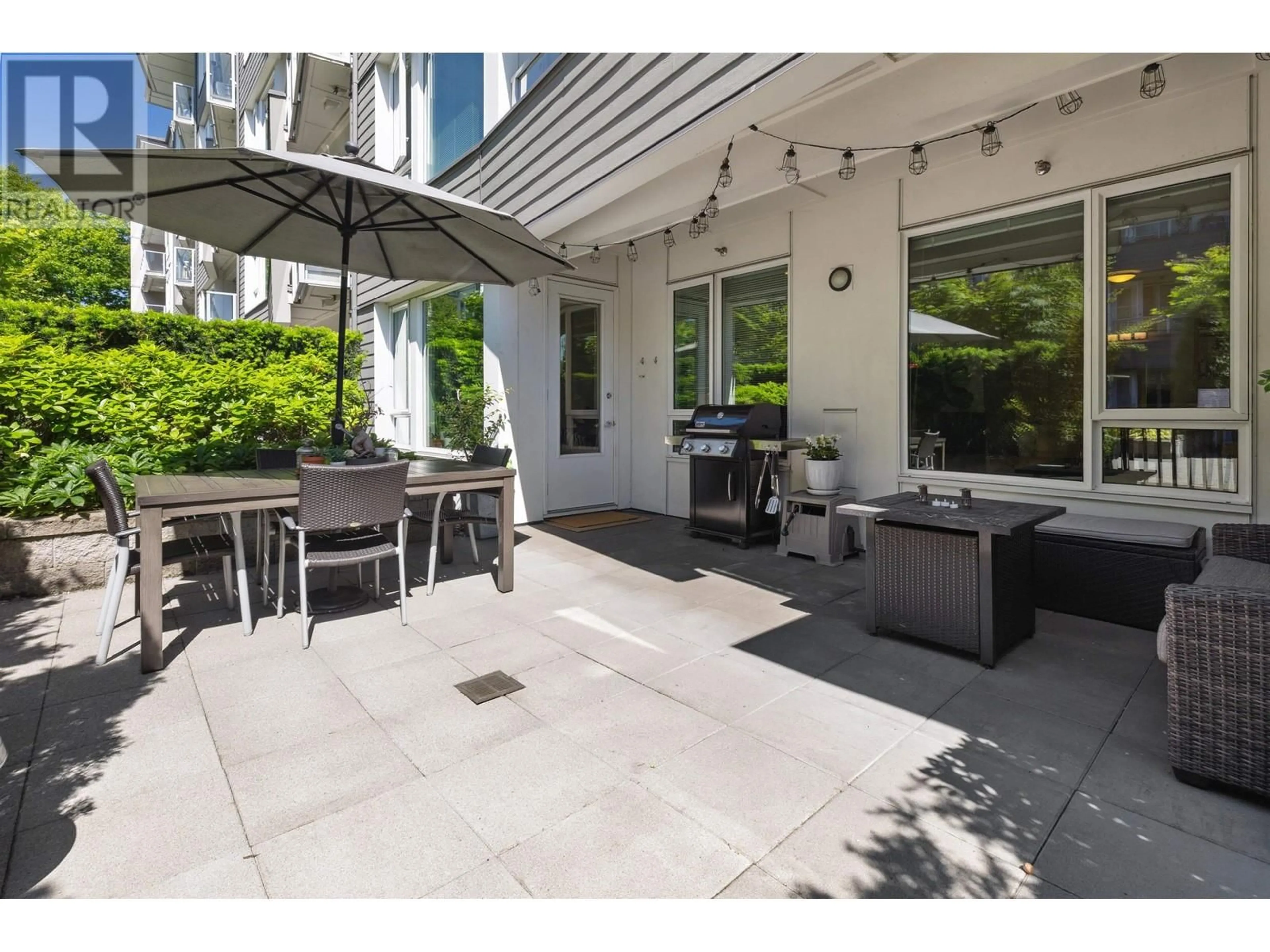 Patio, street for 110 - 255 1 STREET, North Vancouver British Columbia V7M3G8