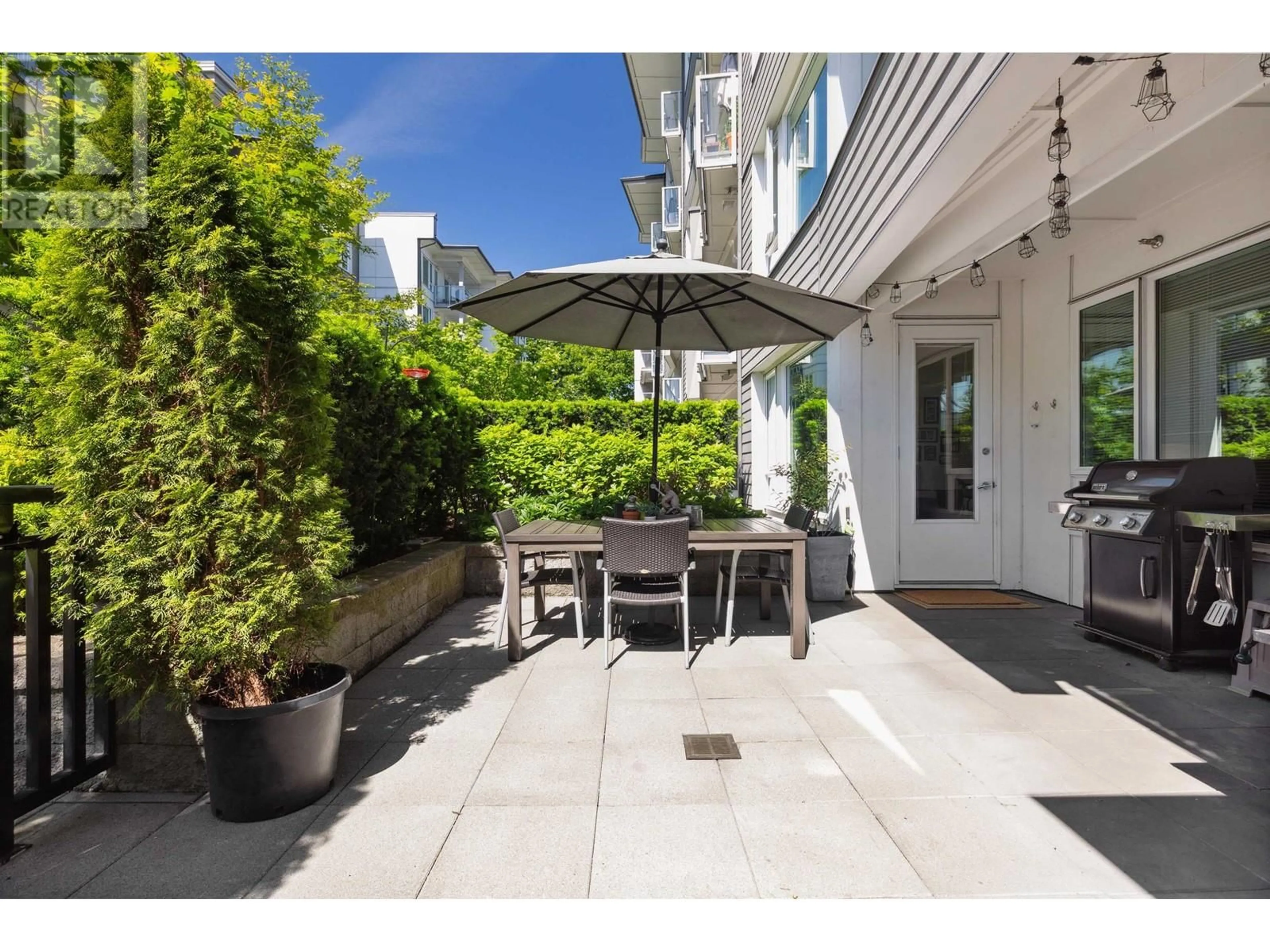 Patio, street for 110 - 255 1 STREET, North Vancouver British Columbia V7M3G8