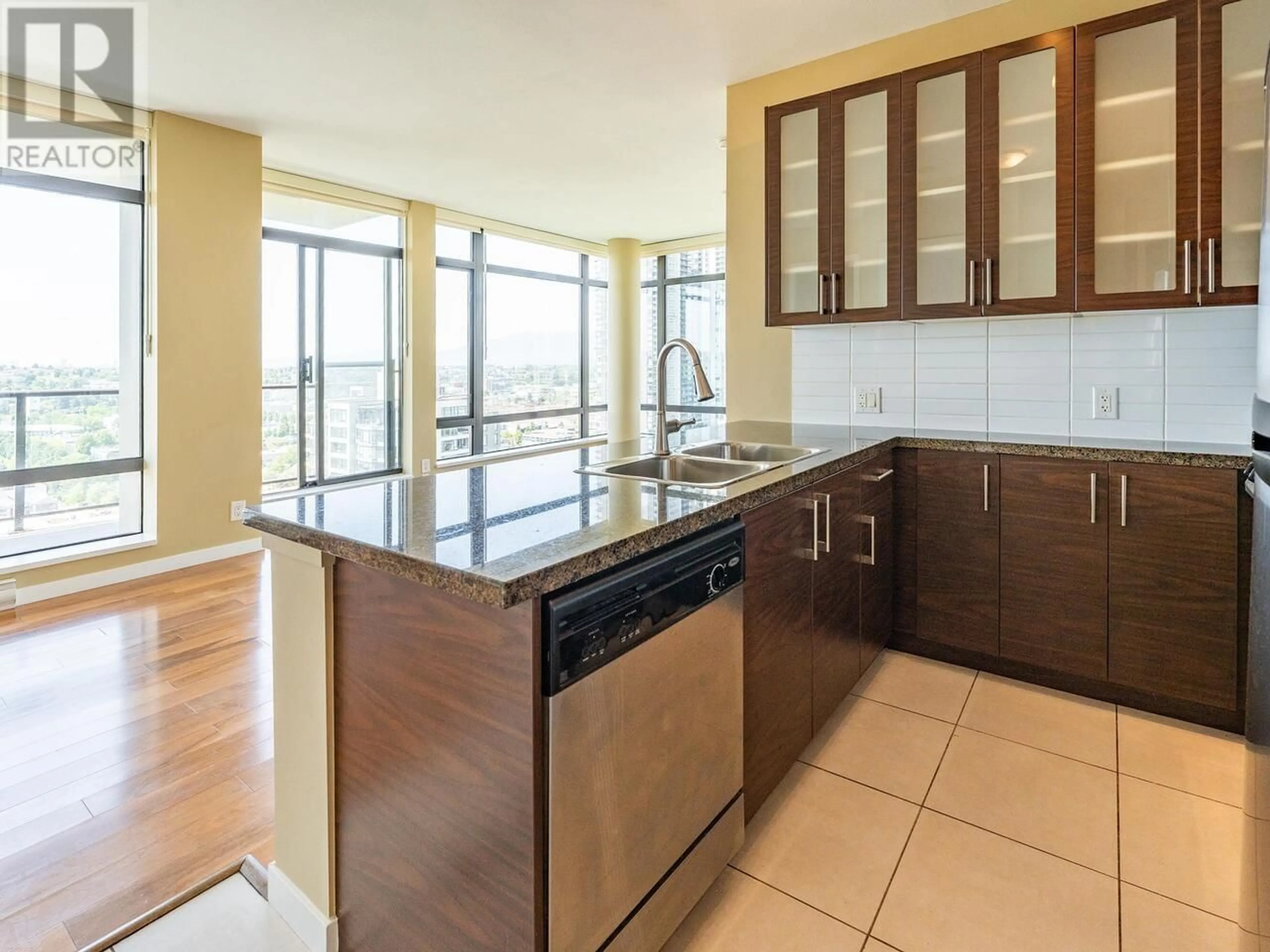 Standard kitchen, ceramic/tile floor for 2204 - 2345 MADISON AVENUE, Burnaby British Columbia V5C0B4