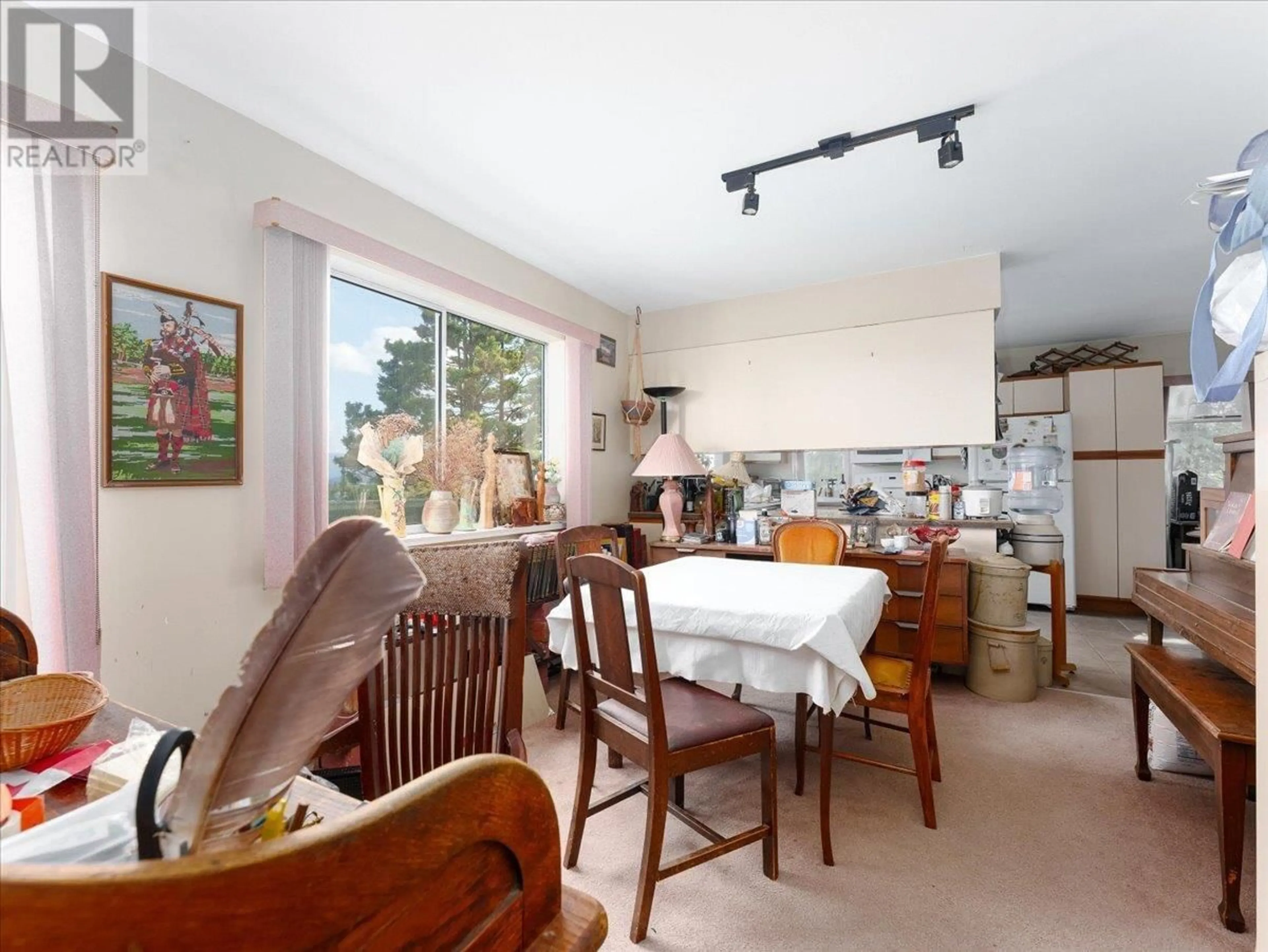 Dining room, unknown for 4660 BOND STREET, Burnaby British Columbia V5H1G9