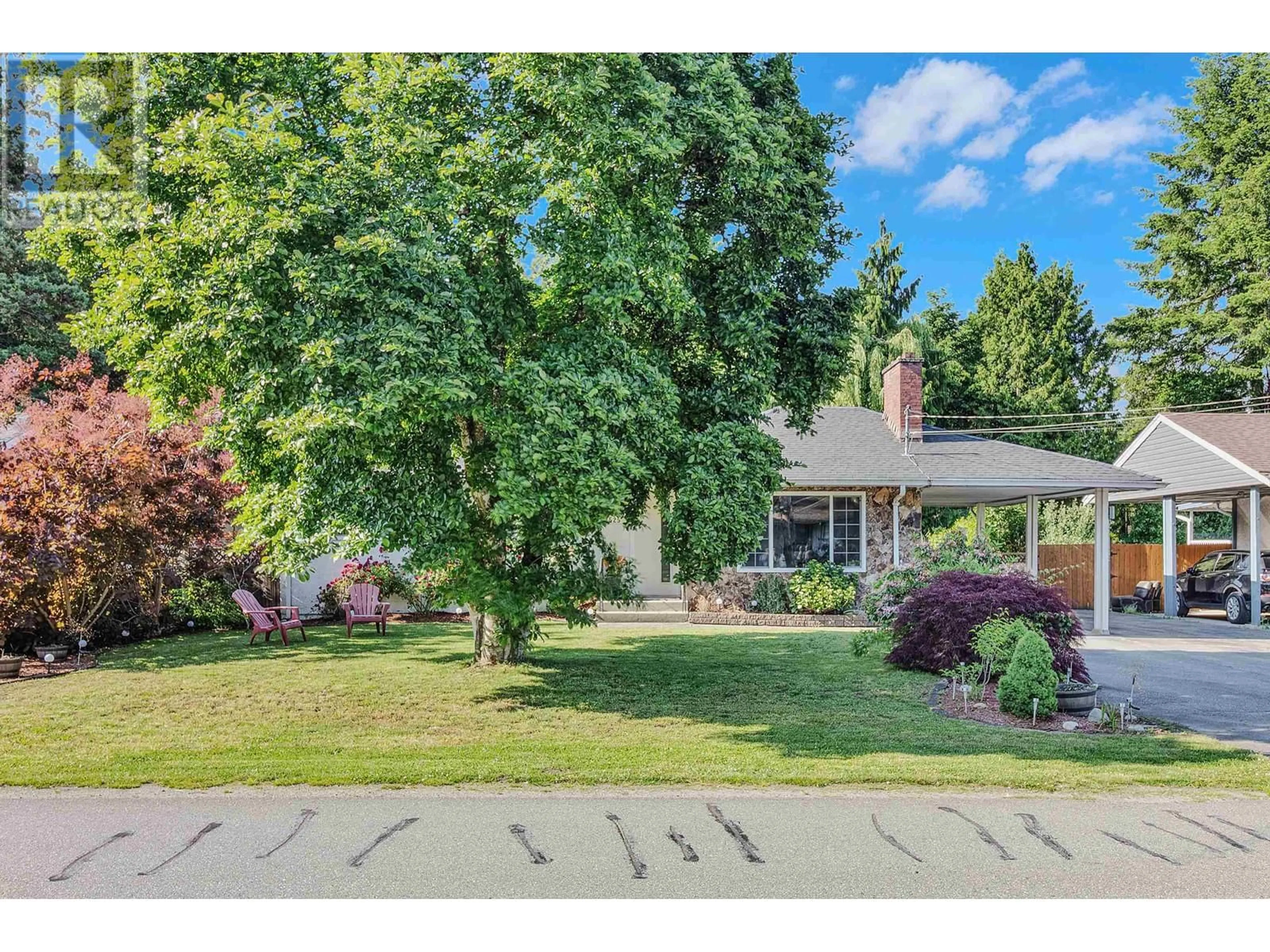 A pic from outside/outdoor area/front of a property/back of a property/a pic from drone, street for 21525 STONEHOUSE AVENUE, Maple Ridge British Columbia V2X3Z5