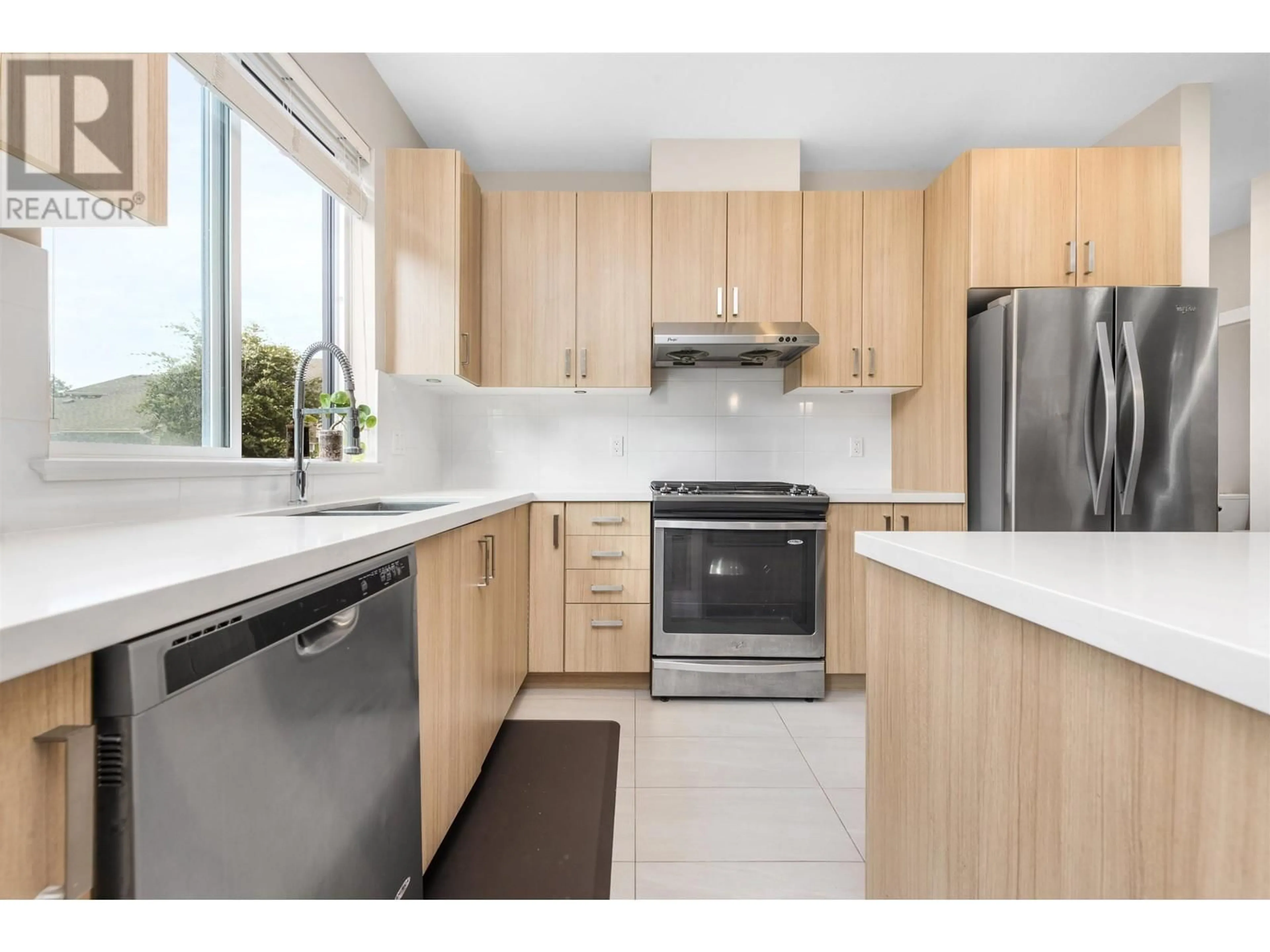 Standard kitchen, wood/laminate floor for 4 - 7180 GILBERT ROAD, Richmond British Columbia V7C3W2